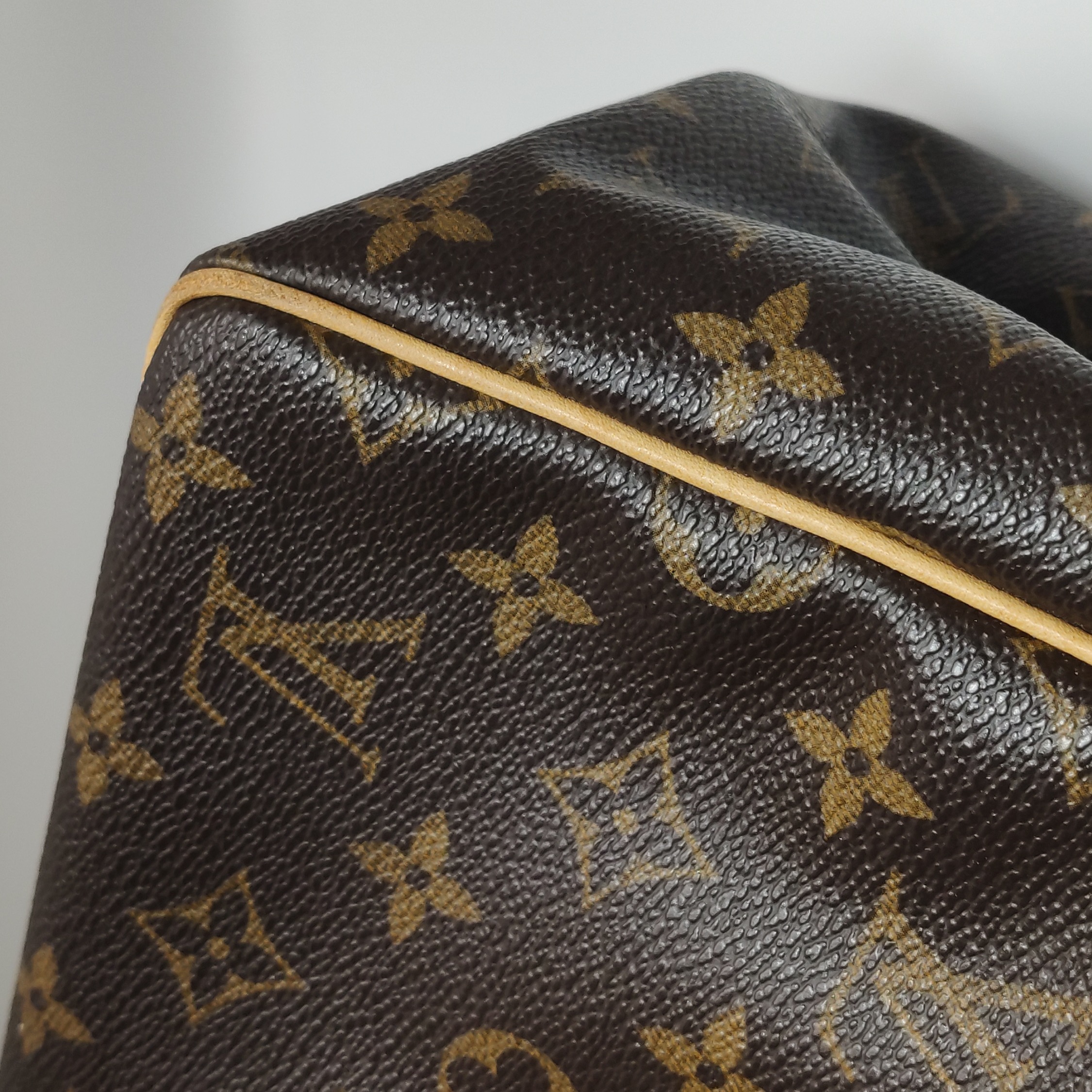 Louis Vuitton(LV) Batignolles Handbag Monogram Canvas — photo 18 of 21
