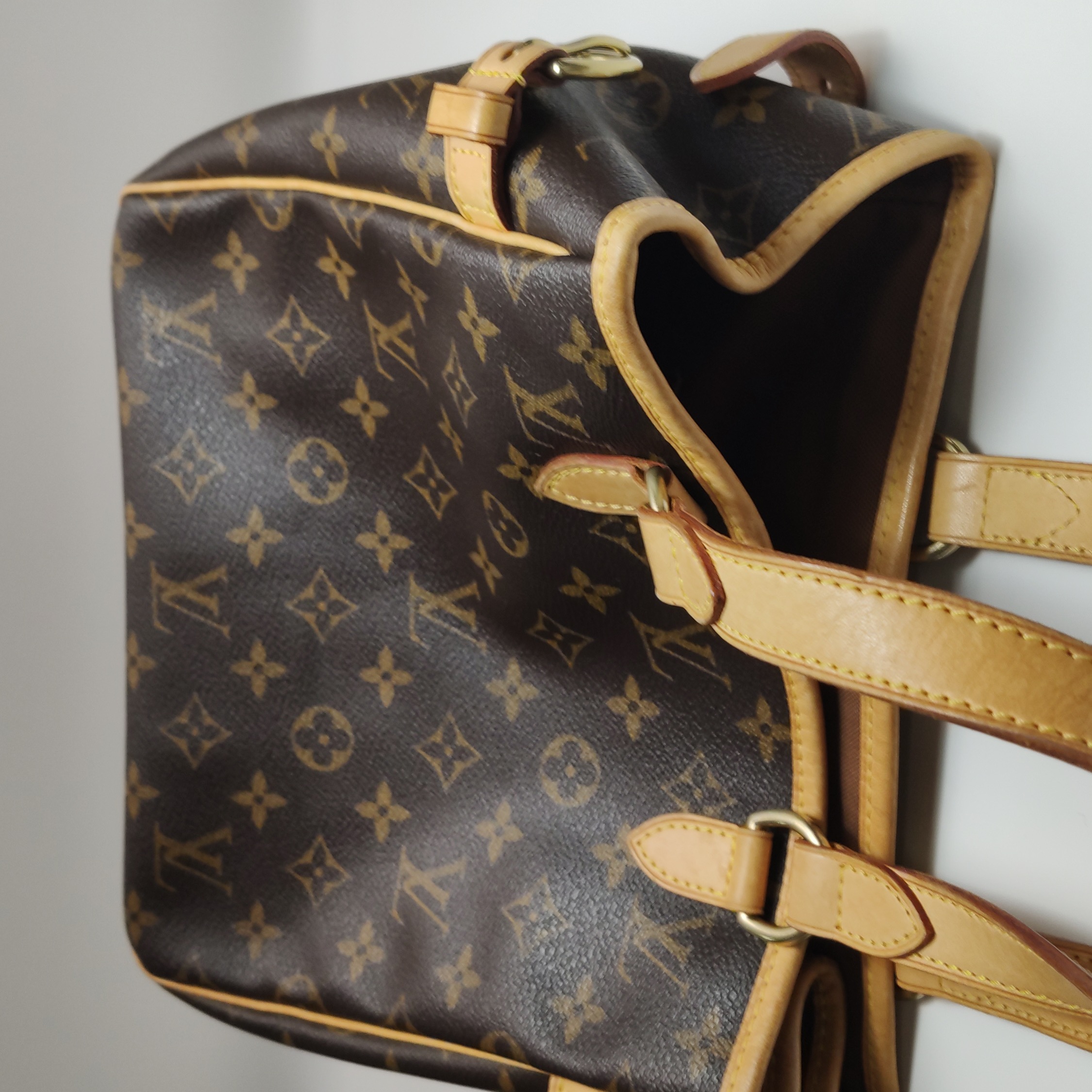 Louis Vuitton(LV) Batignolles Handbag Monogram Canvas — photo 21 of 21
