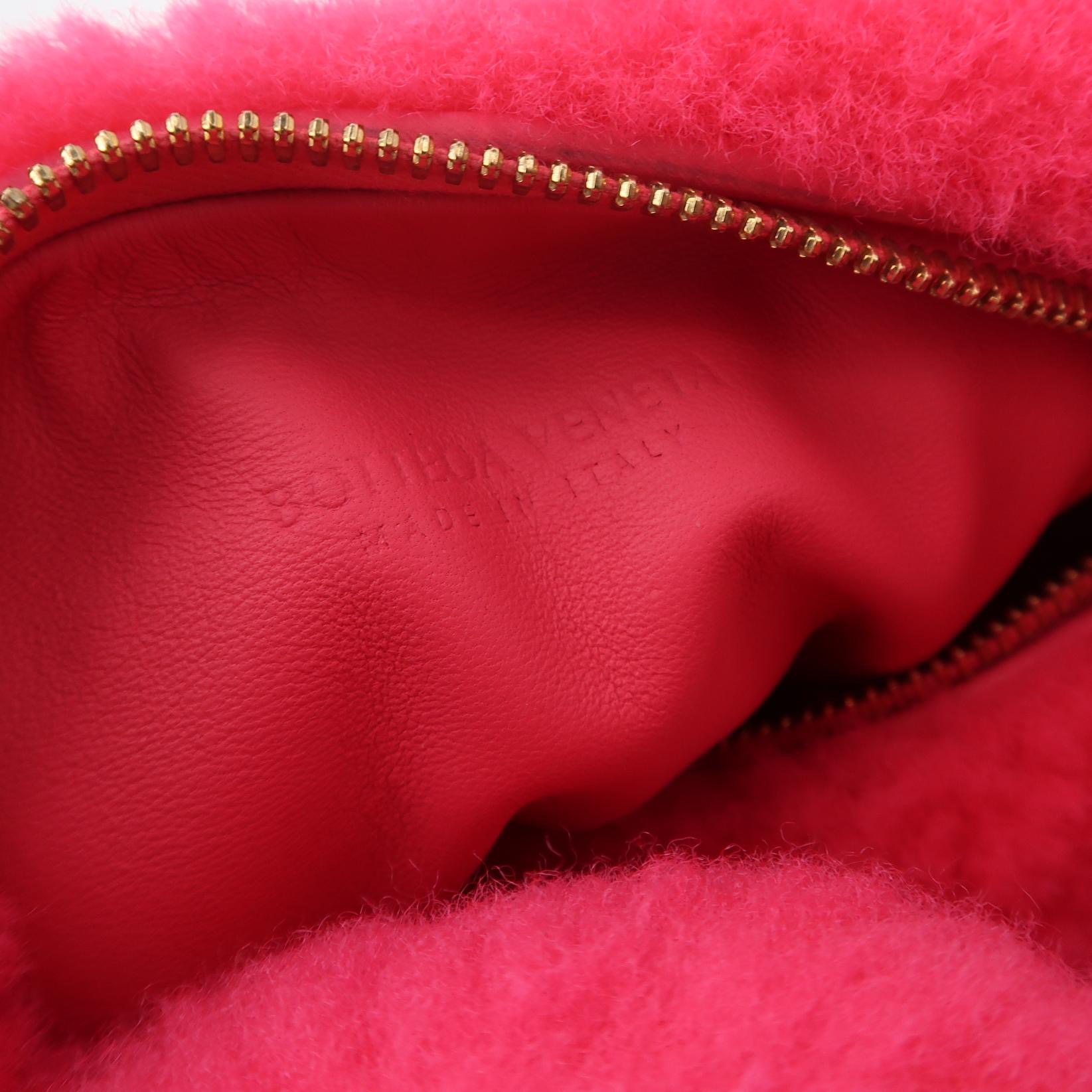Bottega Veneta BV Jodie Hobo Shearling Mini — photo 8 of 10