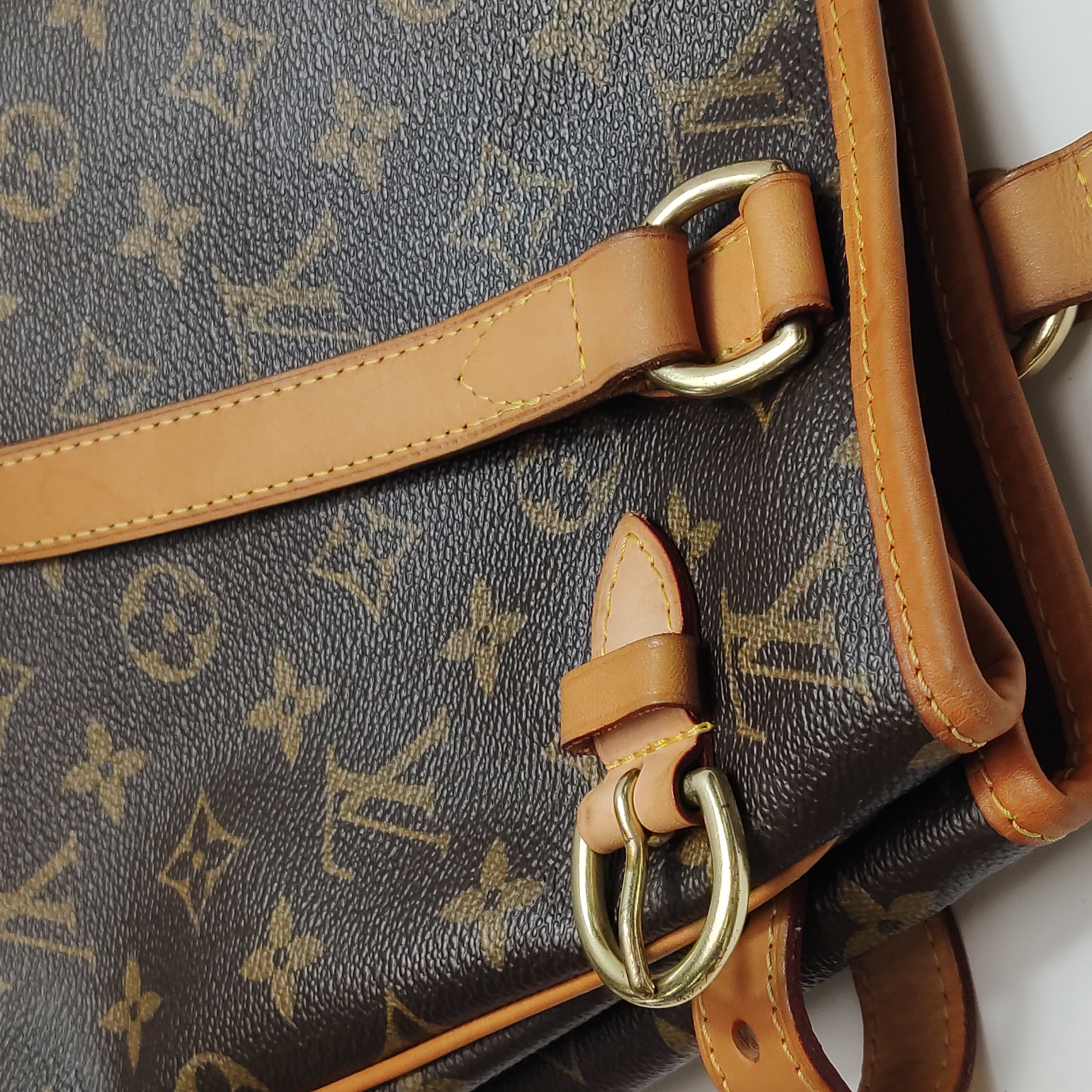 Louis Vuitton(LV) Batignolles Handbag Monogram Canvas Vertical — photo 15 of 21
