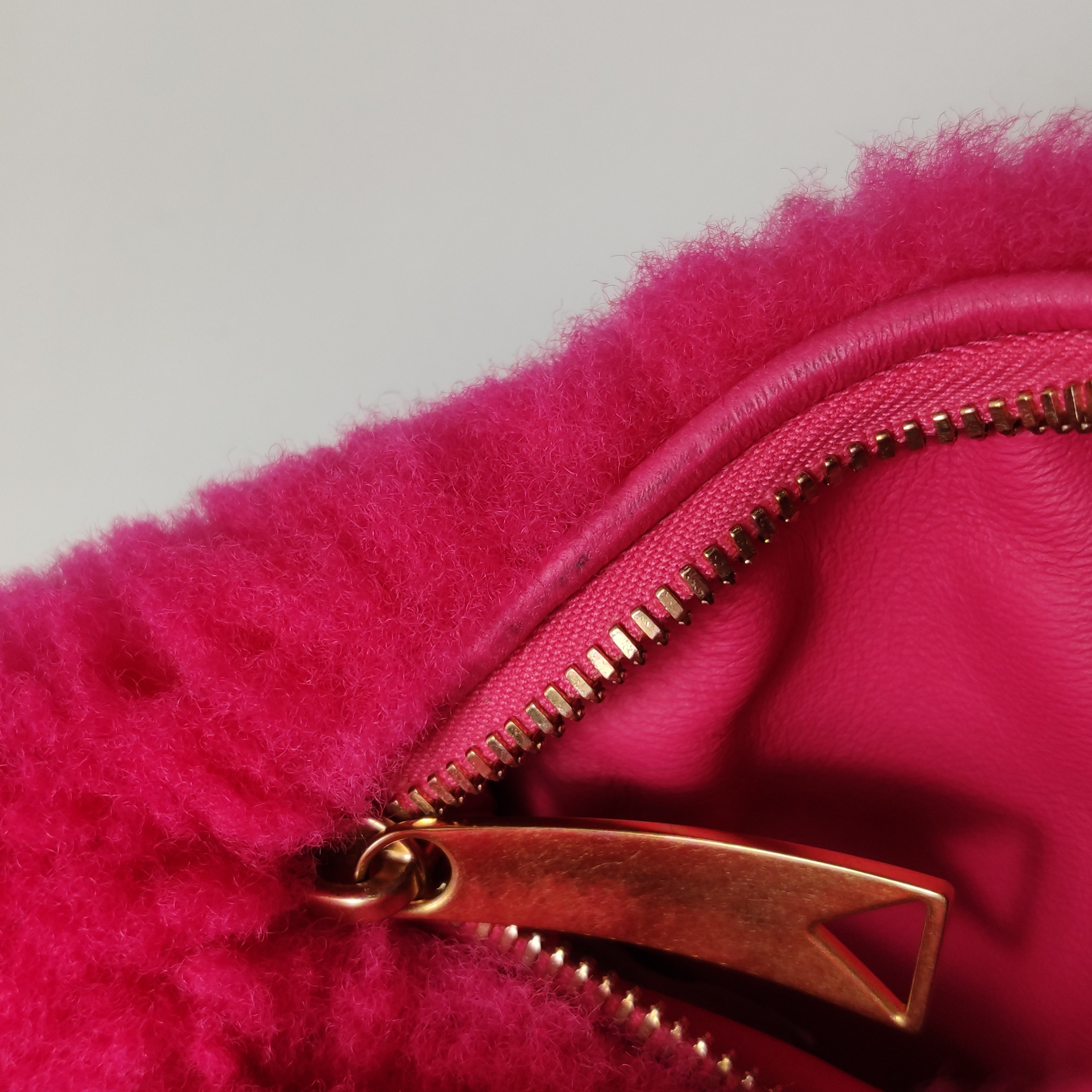 Bottega Veneta BV Jodie Hobo Shearling Mini — photo 10 of 10
