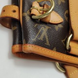 Louis Vuitton(LV) Batignolles Handbag Monogram Canvas Vertical — thumbnail 21