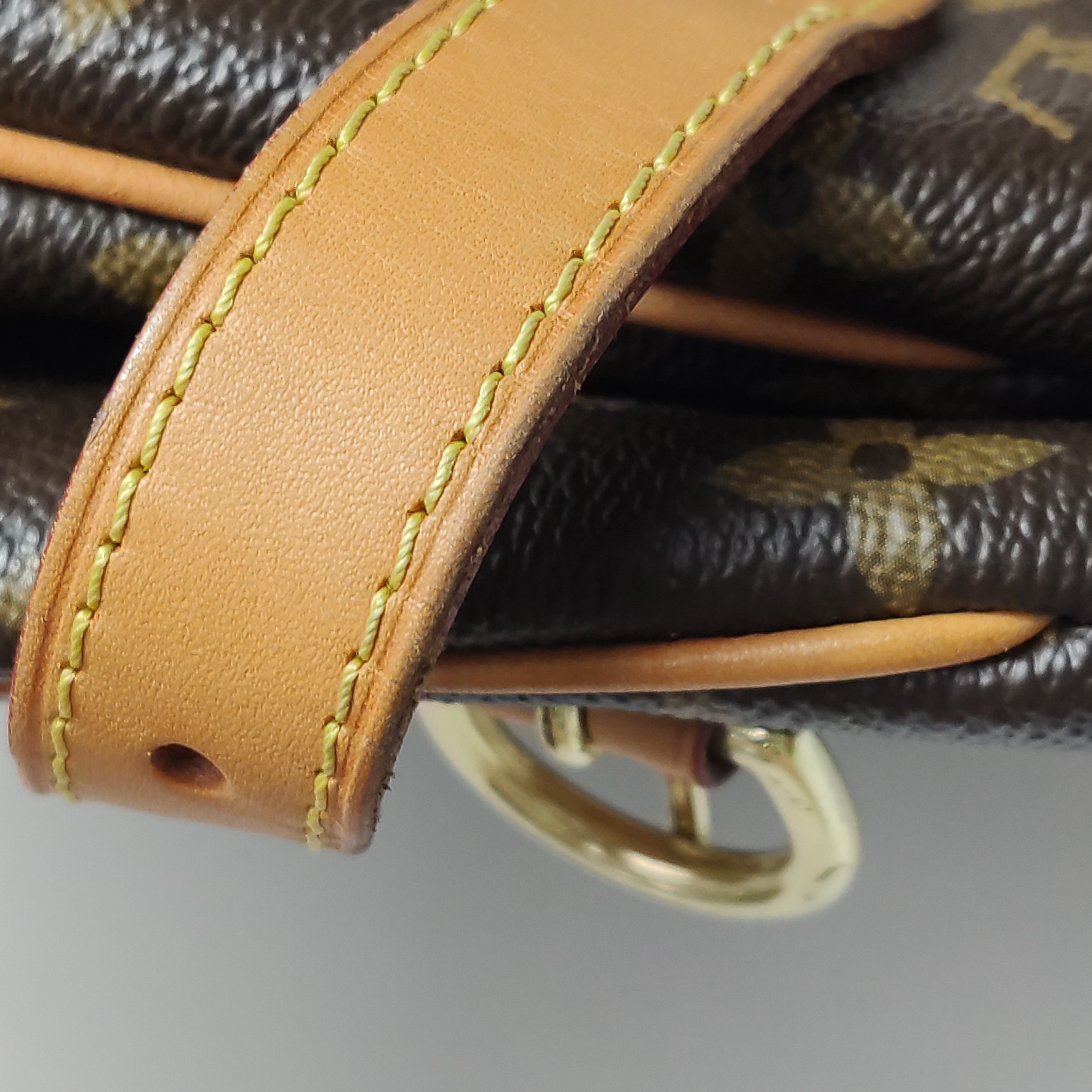Louis Vuitton(LV) Batignolles Handbag Monogram Canvas Vertical — photo 16 of 21
