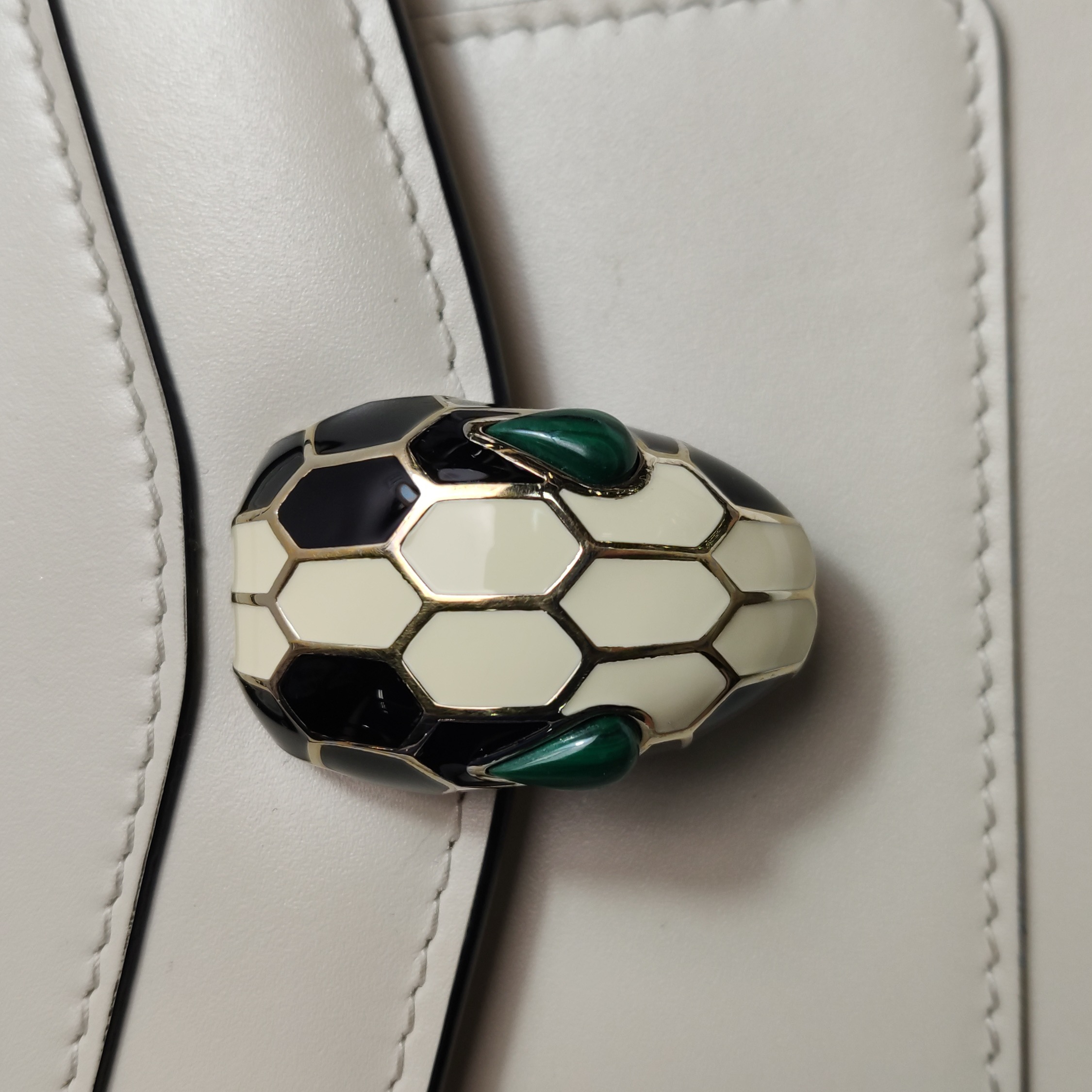 Bvlgari Serpenti Forever Square Shoulder Bag Leather Small — photo 9 of 22