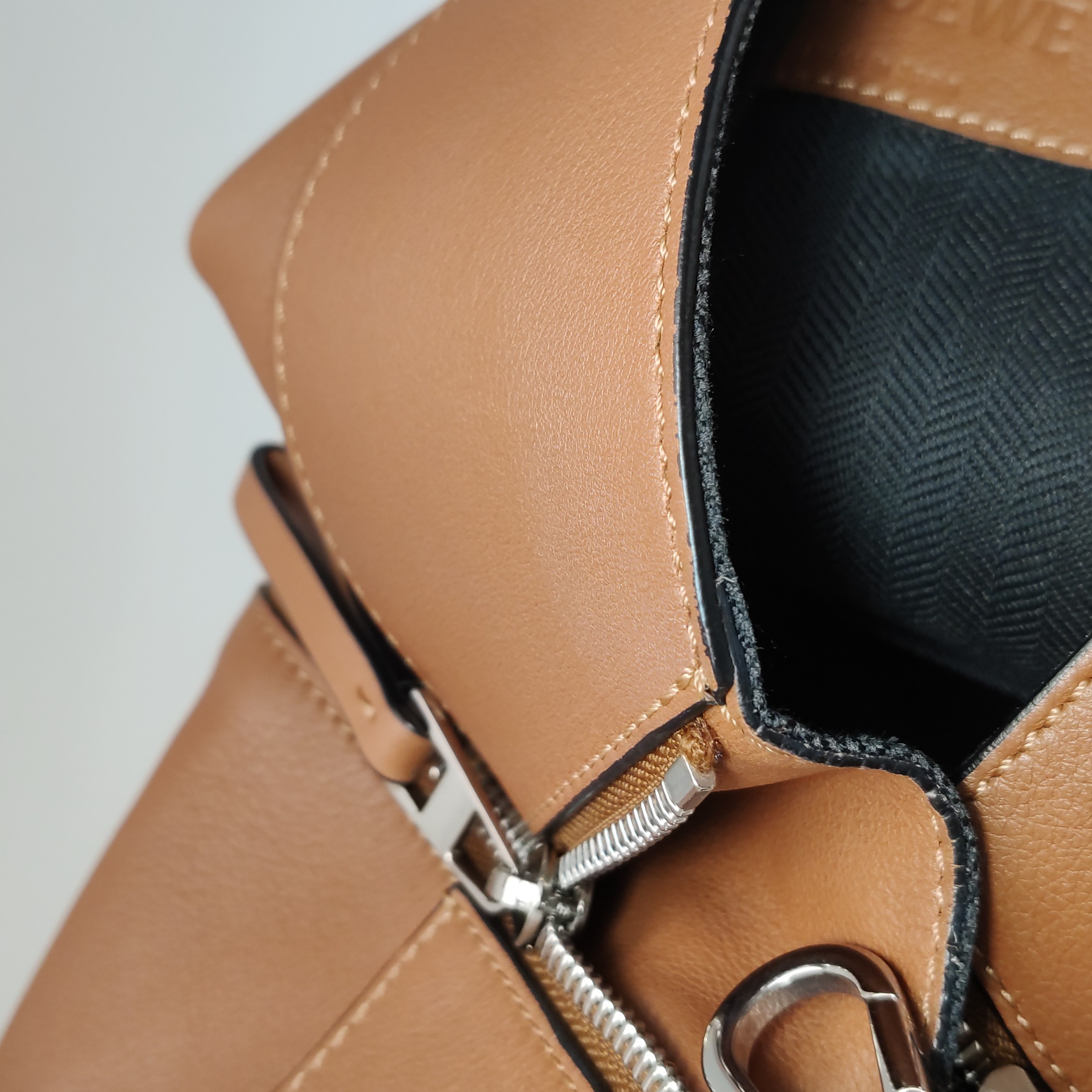 Loewe Hammock Bag Leather Small — photo 14 of 16