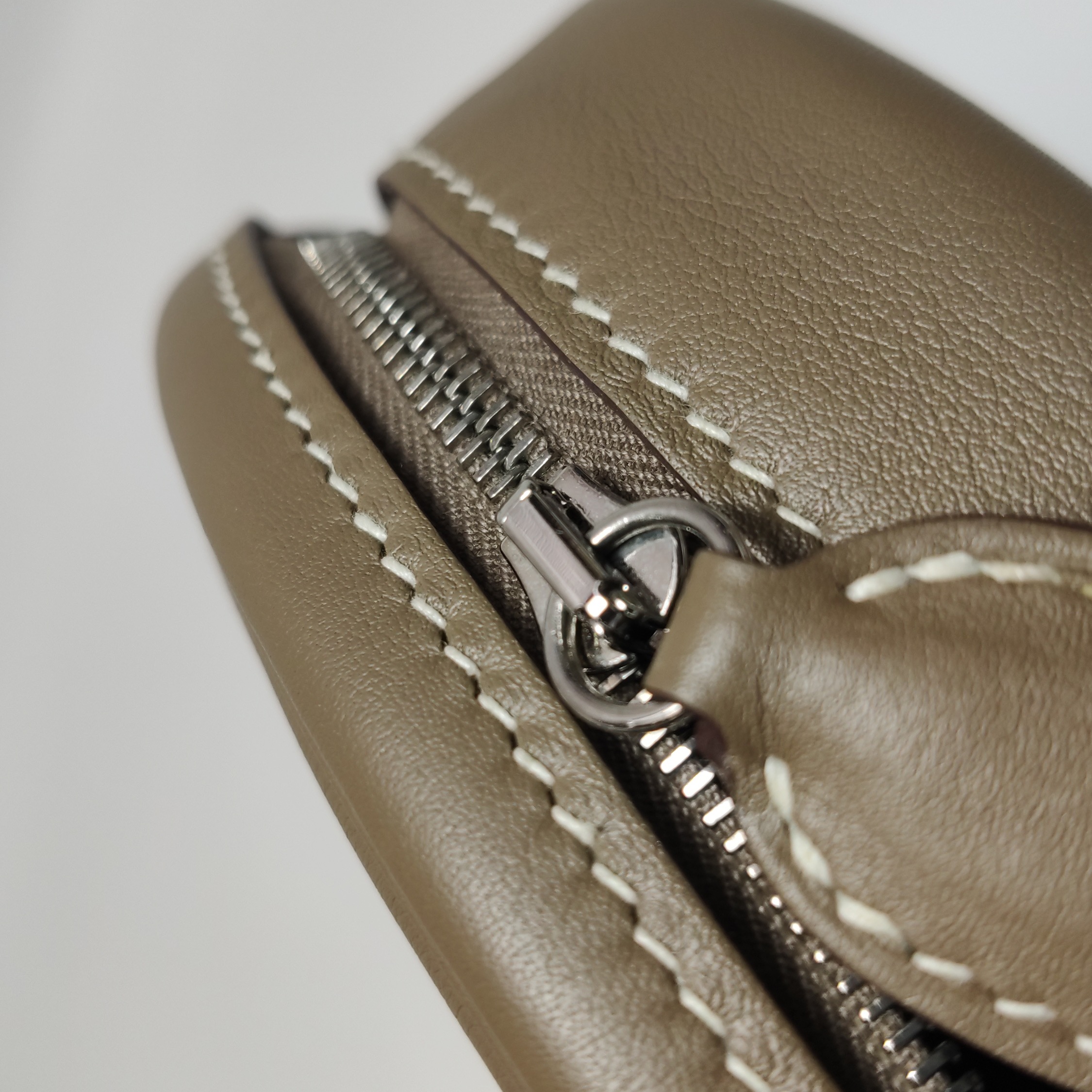 Hermes In-The-Loop Belt Bag Swift — photo 10 of 15