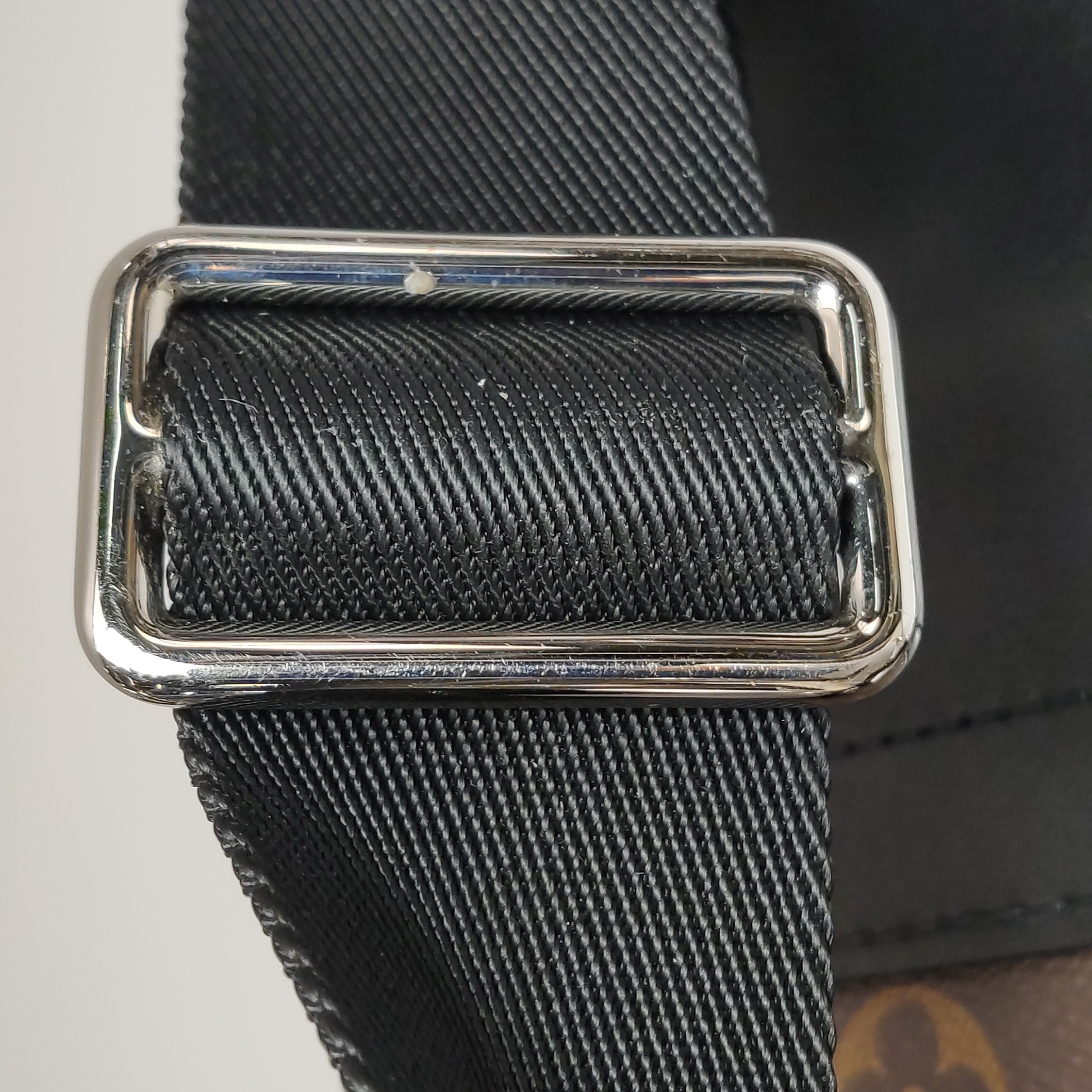 Louis Vuitton(LV) Avenue Sling Bag NM Macassar Monogram Canvas — photo 19 of 21