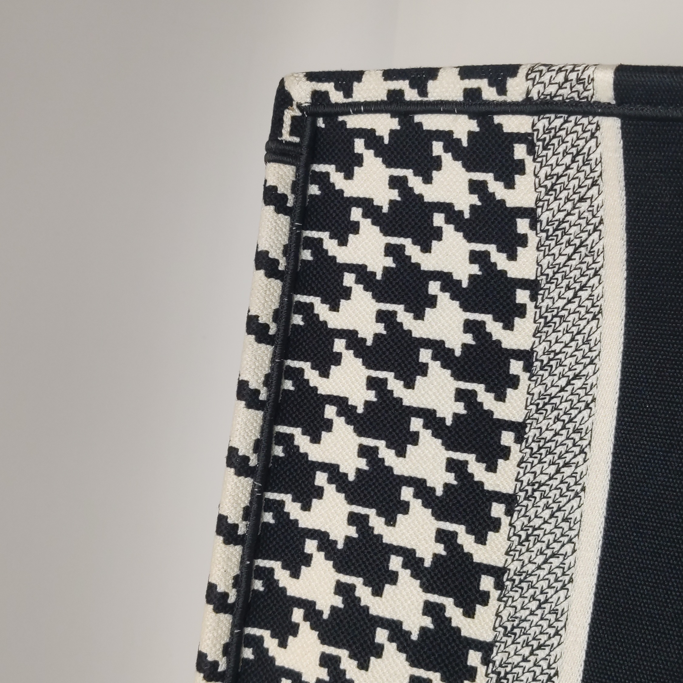 Christian Dior Book Tote Houndstooth Canvas Medium — photo 12 of 15