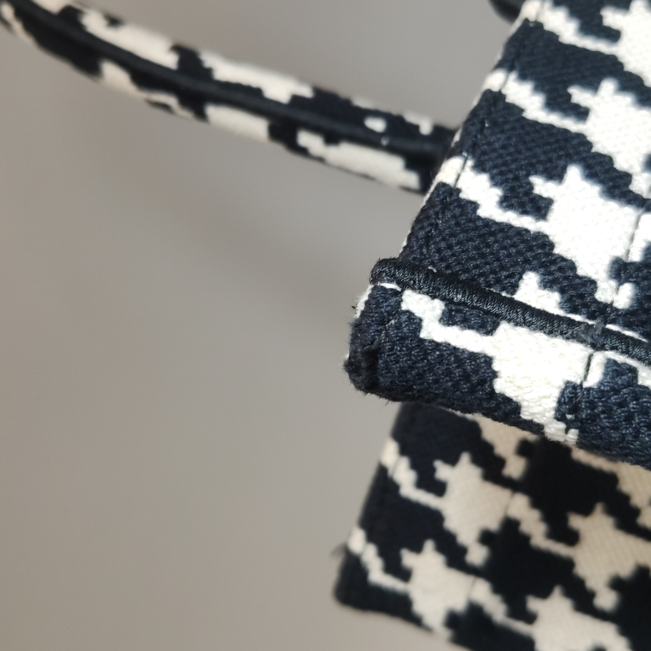 Christian Dior Book Tote Houndstooth Canvas Medium — photo 14 of 15