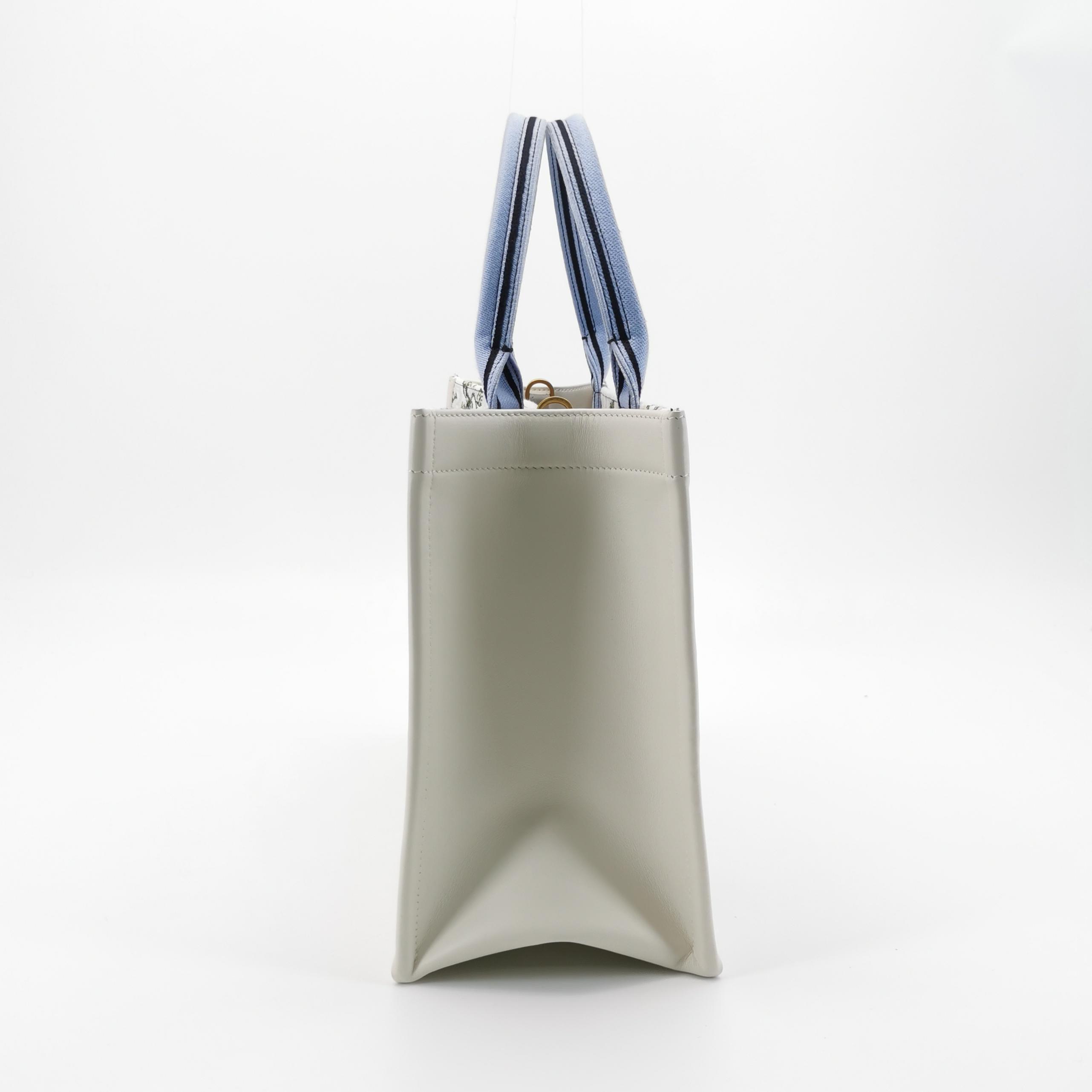 Christian Dior Book Tote Embroidered Canvas Medium — photo 4 of 13
