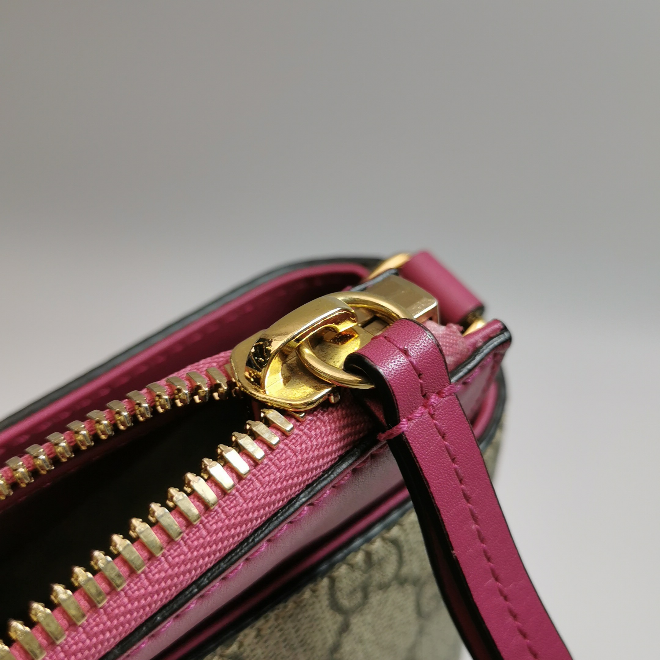 Gucci GG Supreme Small Tote — photo 9 of 19