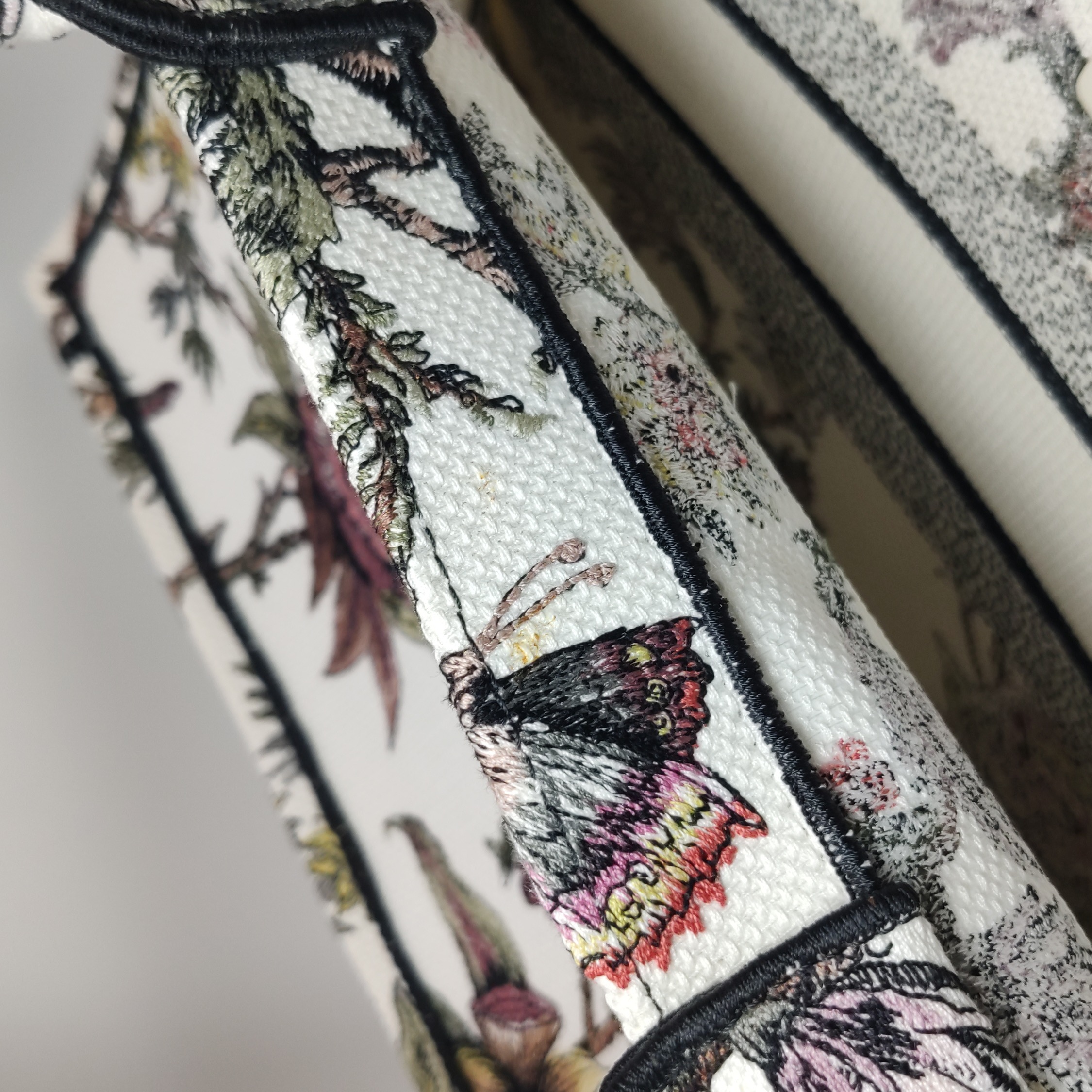 Christian Dior Book Tote Embroidered Canvas Medium — photo 22 of 25