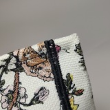 Christian Dior Book Tote Embroidered Canvas Medium — thumbnail 19