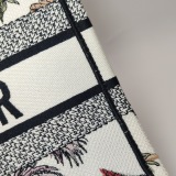 Christian Dior Book Tote Embroidered Canvas Medium — thumbnail 18
