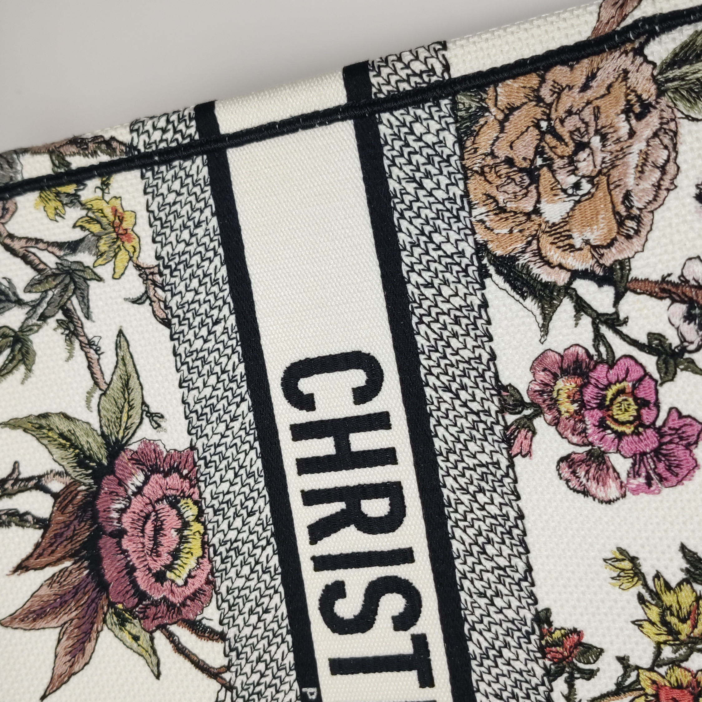 Christian Dior Book Tote Embroidered Canvas Medium — photo 11 of 25