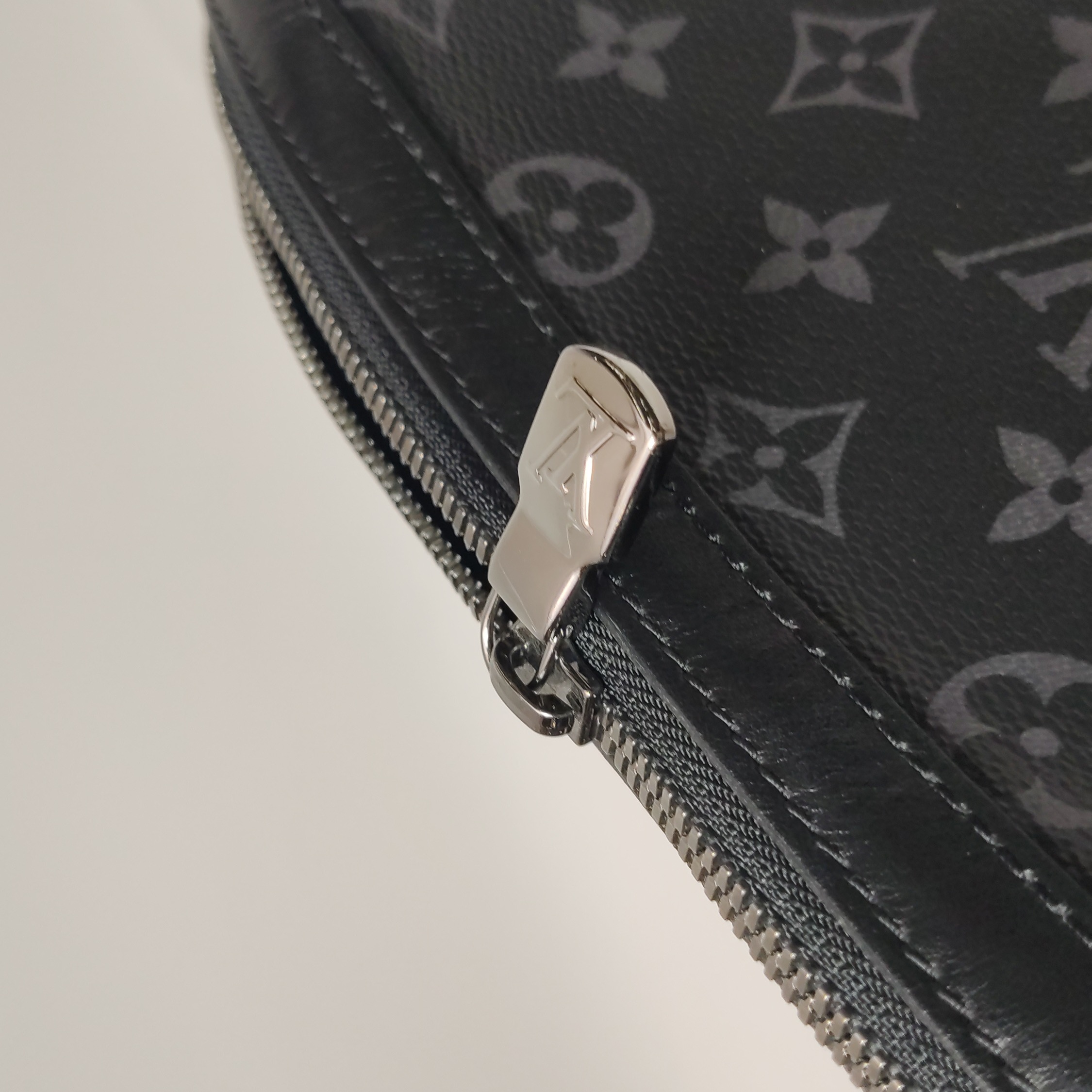 Louis Vuitton(LV) Trio Messenger Bag Reverse Monogram Eclipse Canvas — photo 14 of 20