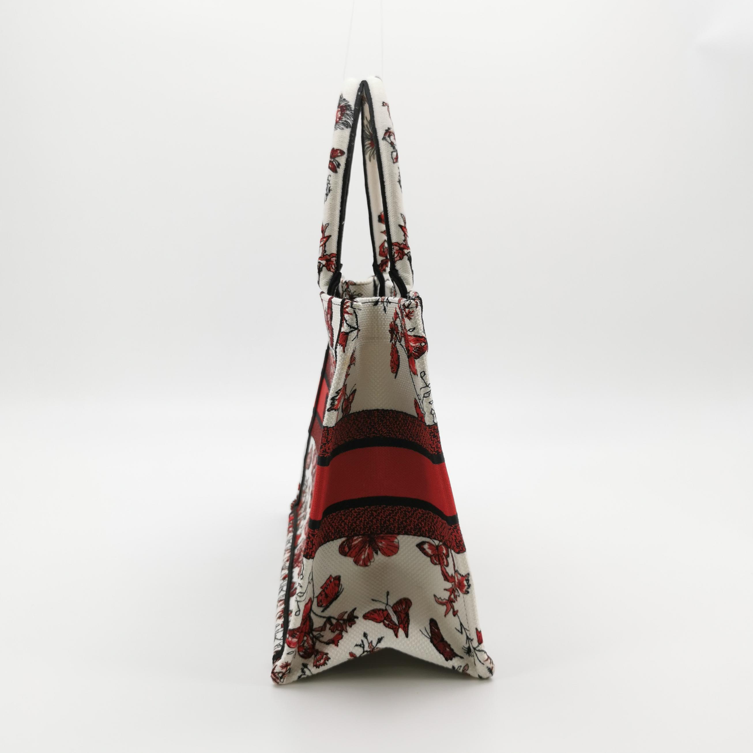 Christian Dior Book Tote Embroidered Canvas Medium — photo 4 of 18
