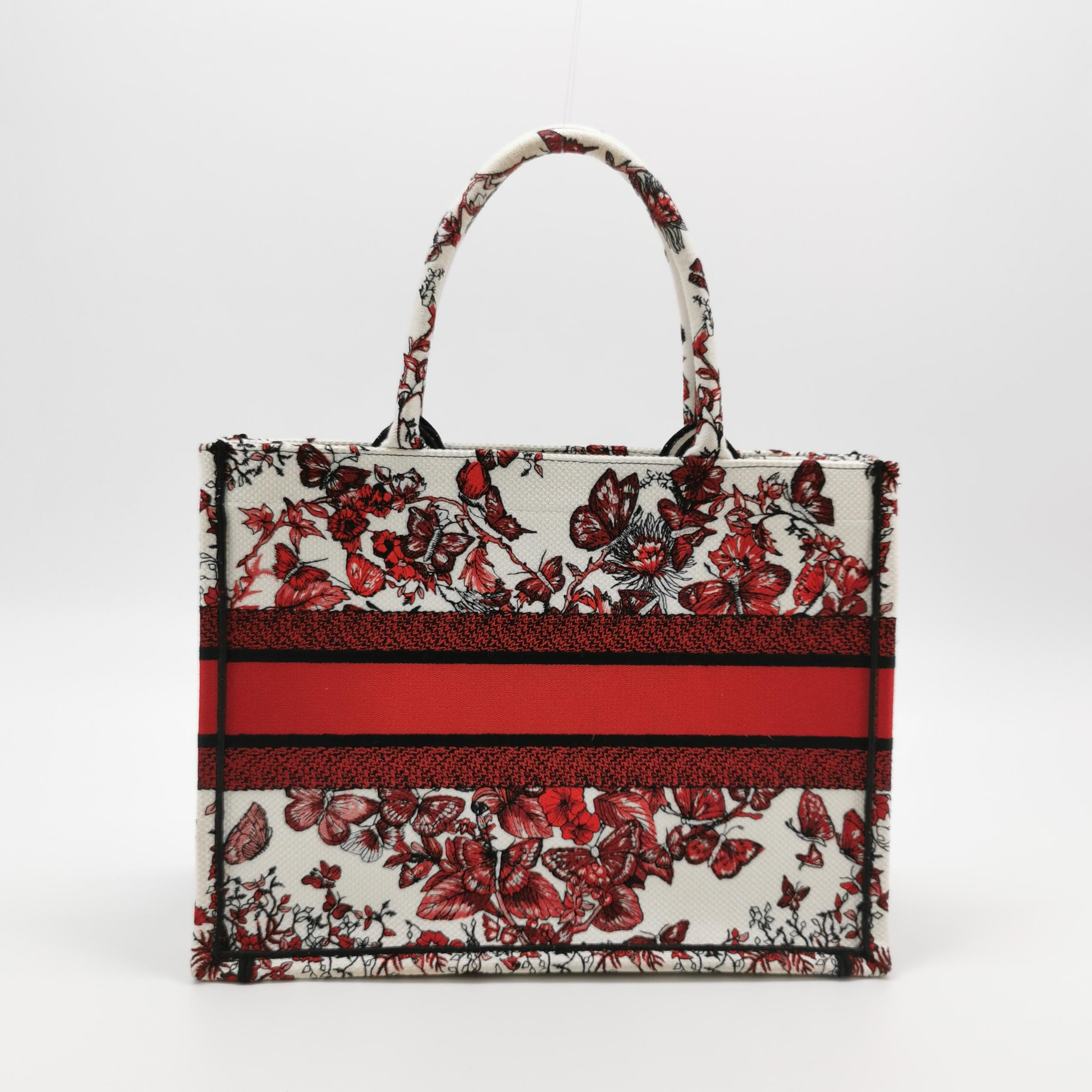 Christian Dior Book Tote Embroidered Canvas Medium — photo 5 of 18