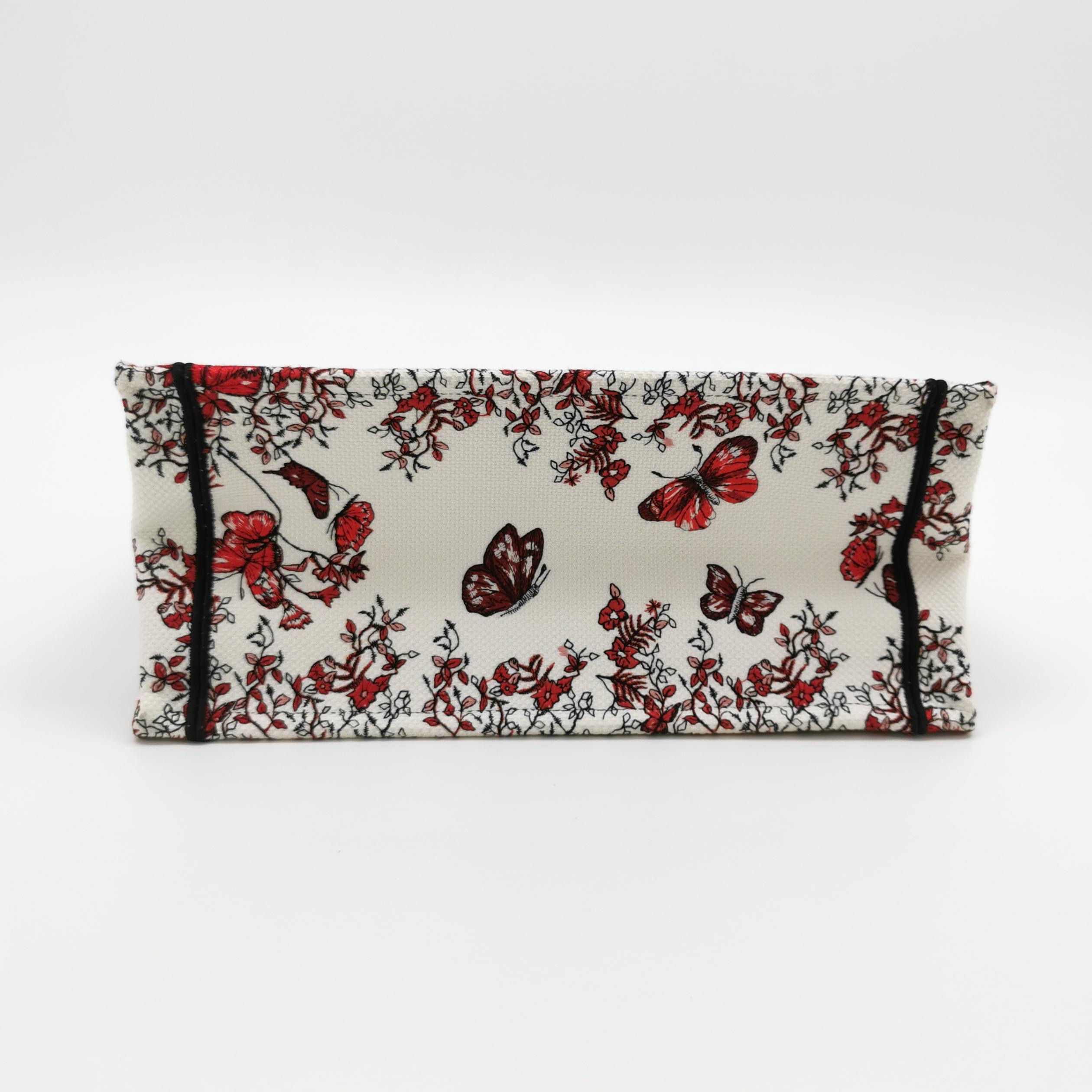 Christian Dior Book Tote Embroidered Canvas Medium — photo 6 of 18