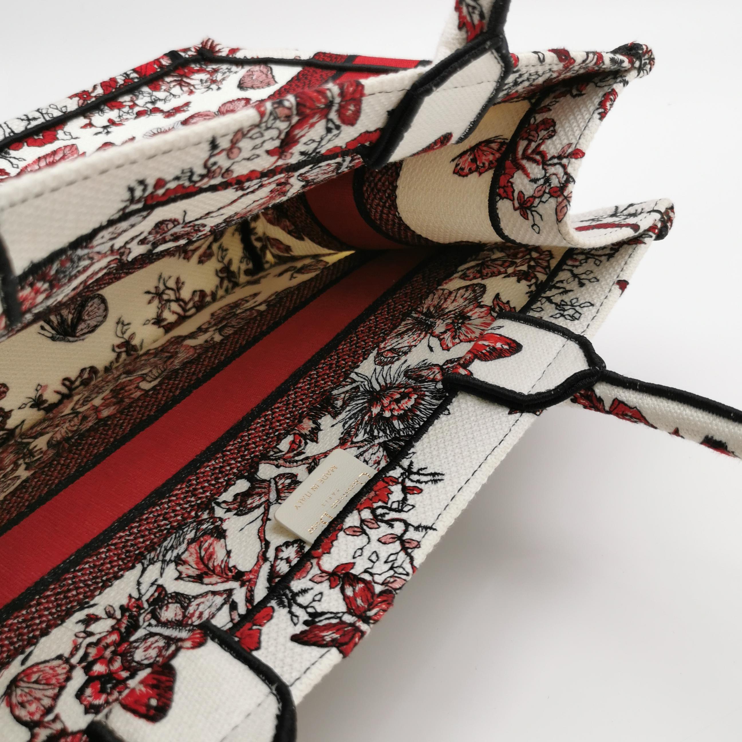 Christian Dior Book Tote Embroidered Canvas Medium — photo 7 of 18