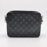 Louis Vuitton(LV) Trio Messenger Bag Reverse Monogram Eclipse Canvas — thumbnail 6