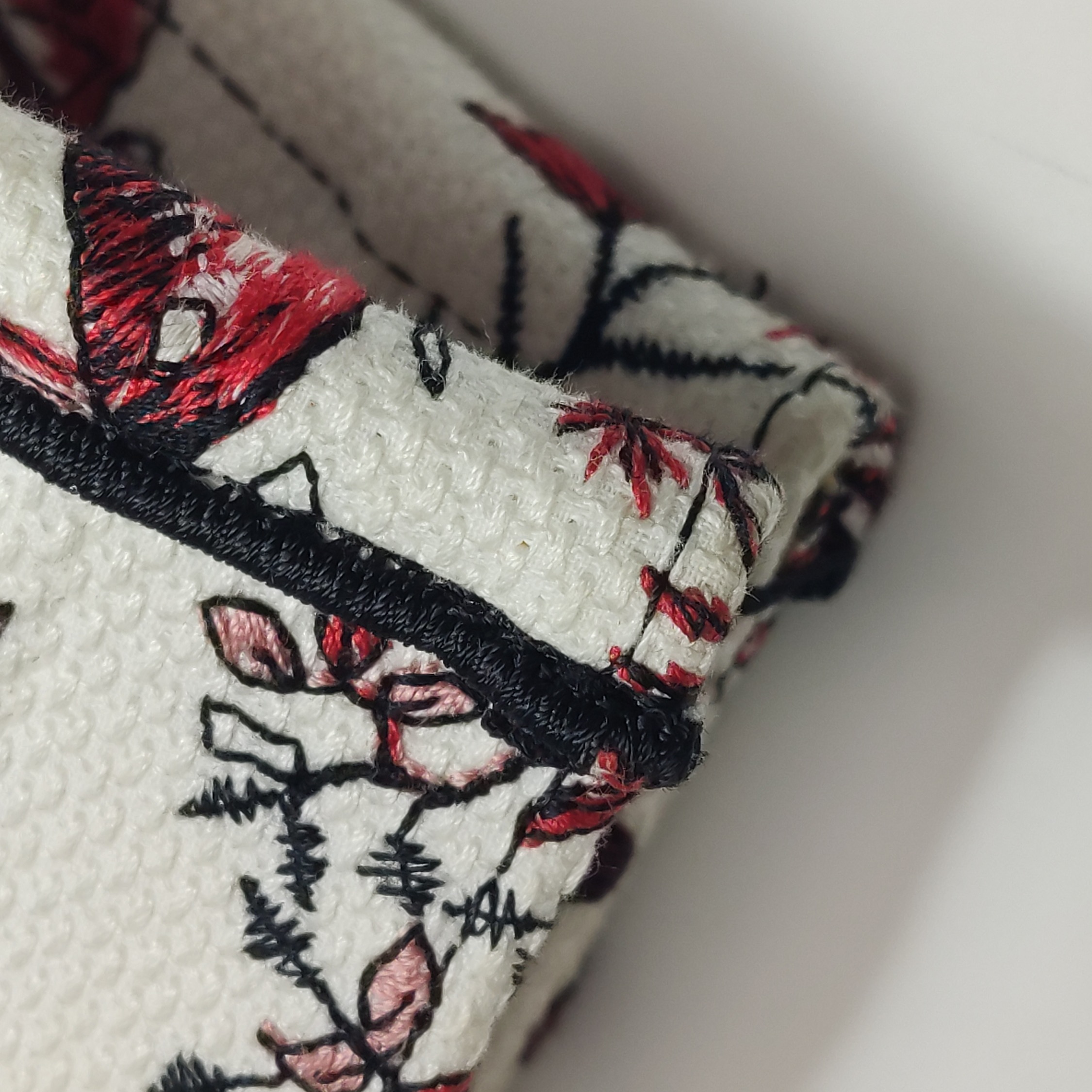 Christian Dior Book Tote Embroidered Canvas Medium — photo 13 of 18