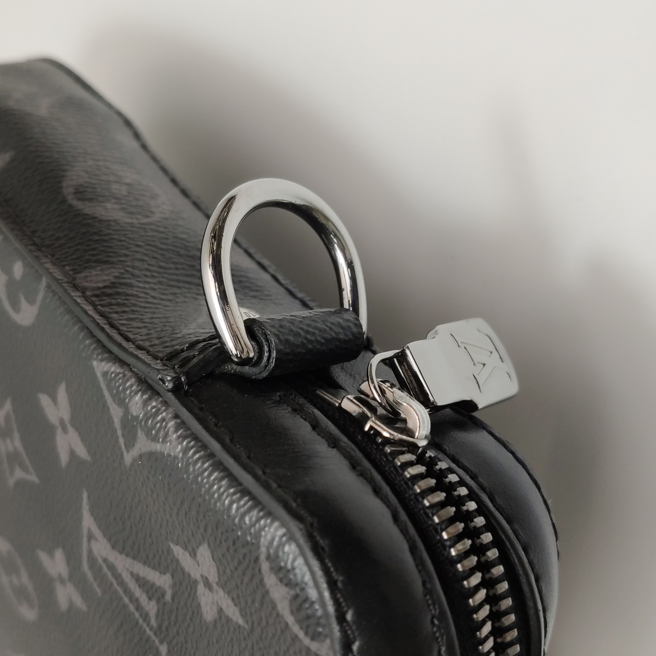 Louis Vuitton(LV) Trio Messenger Bag Reverse Monogram Eclipse Canvas — photo 18 of 19