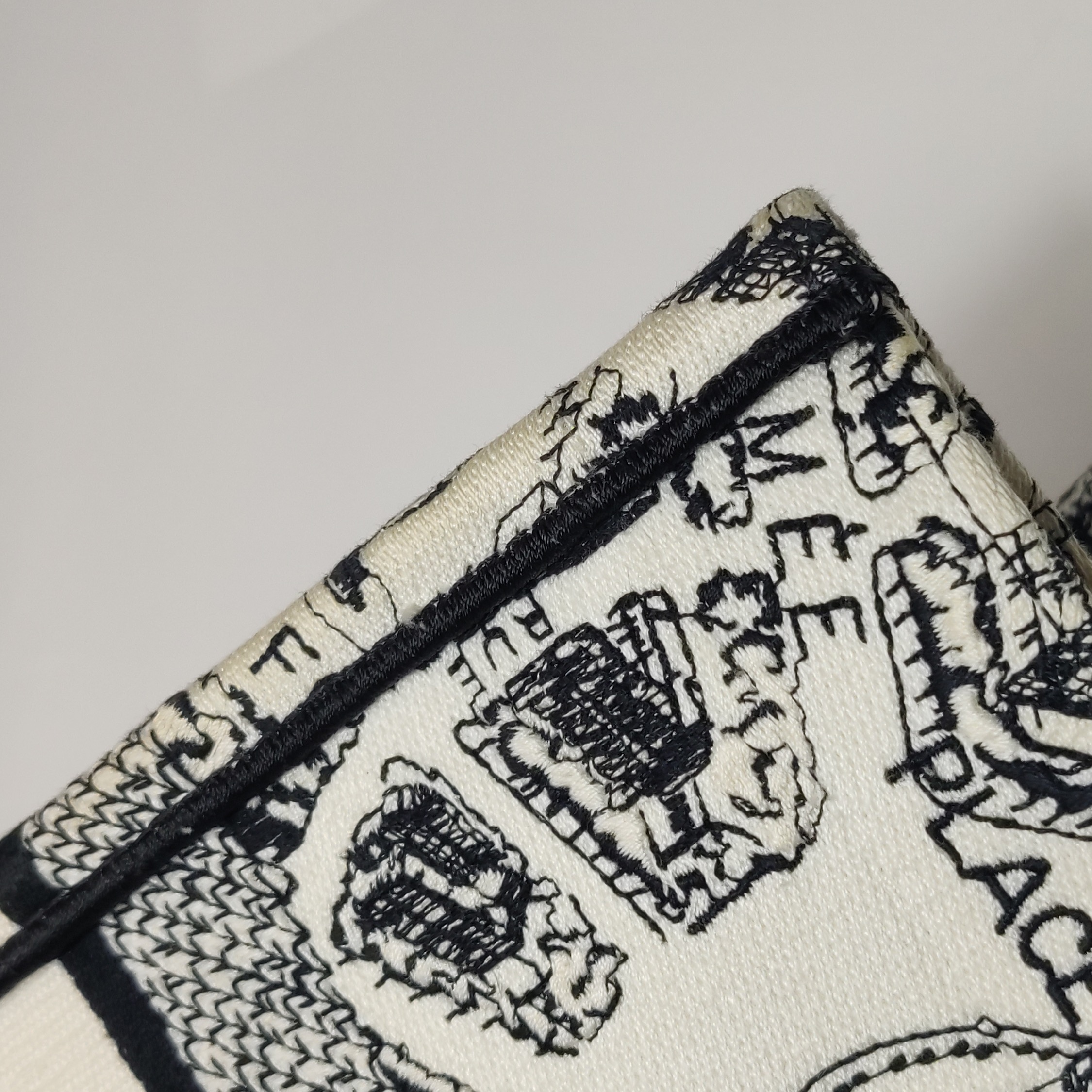 Christian Dior Book Tote Embroidered Canvas Medium — photo 15 of 24
