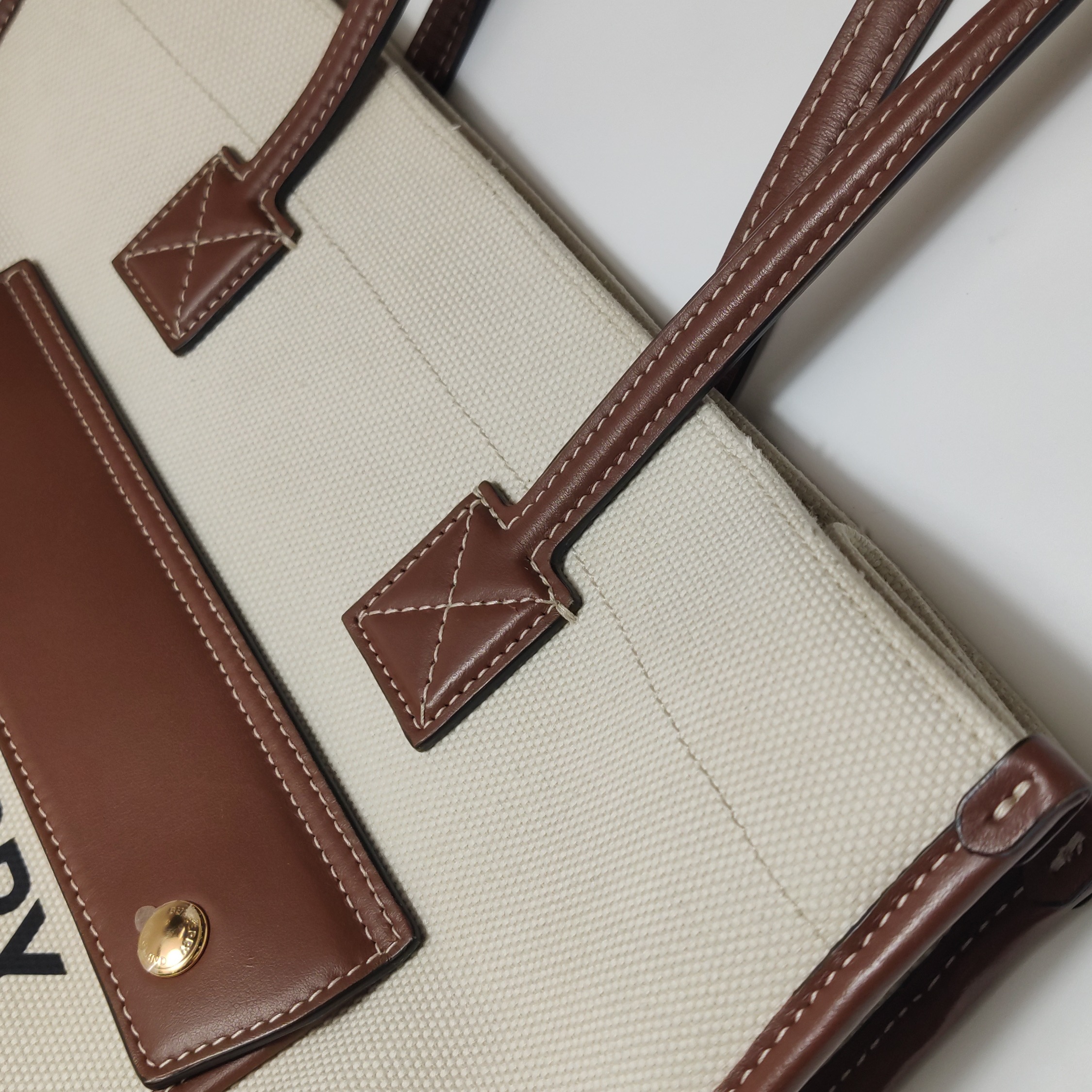 Burberry Freya Shopping Tote Canvas with Leather Small — photo 10 of 16
