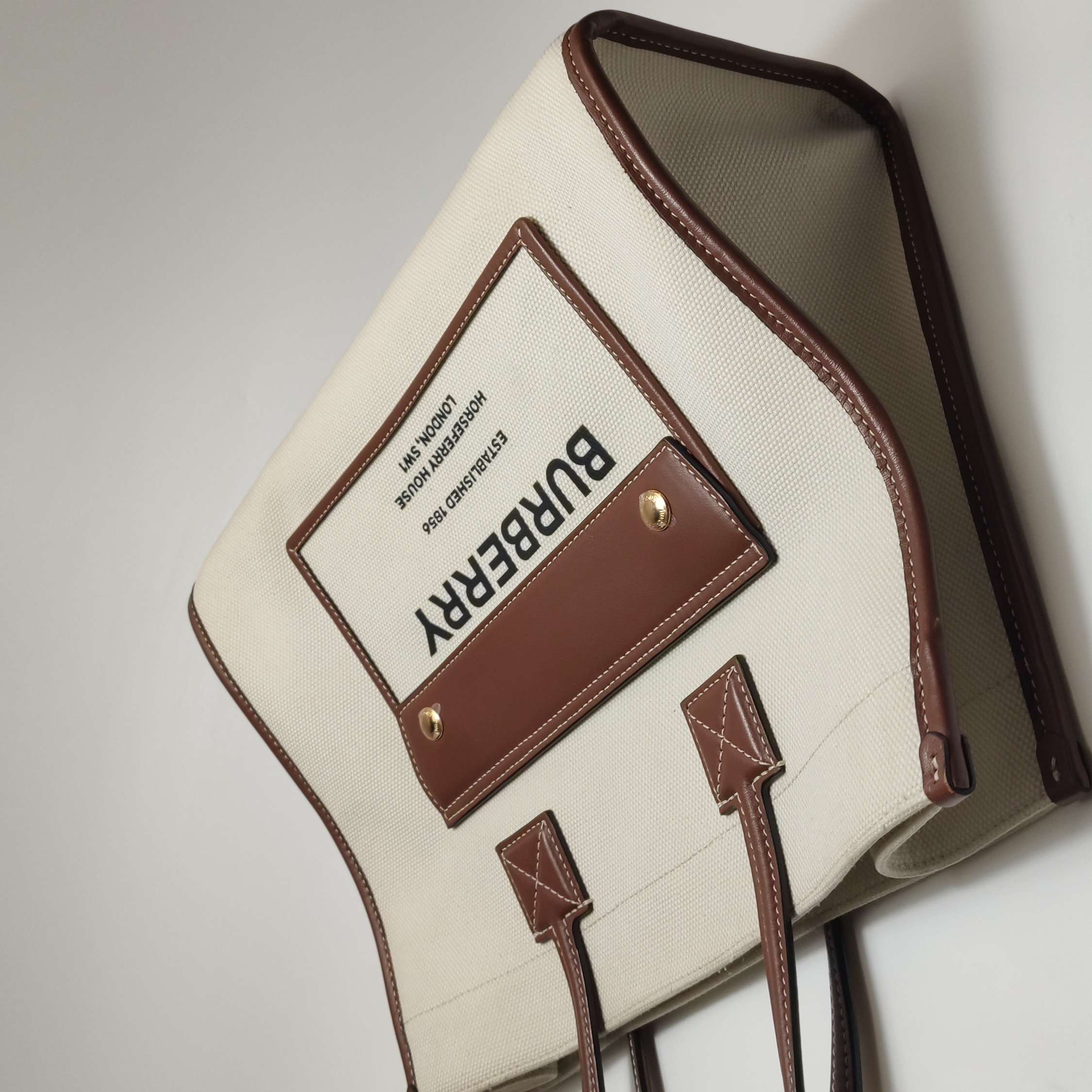 Burberry Freya Shopping Tote Canvas with Leather Small — photo 15 of 16