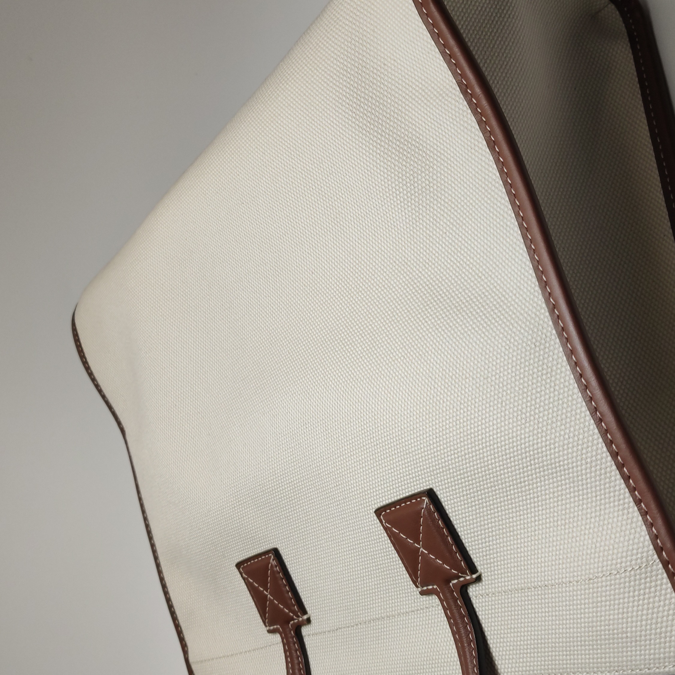 Burberry Freya Shopping Tote Canvas with Leather Small — photo 15 of 16