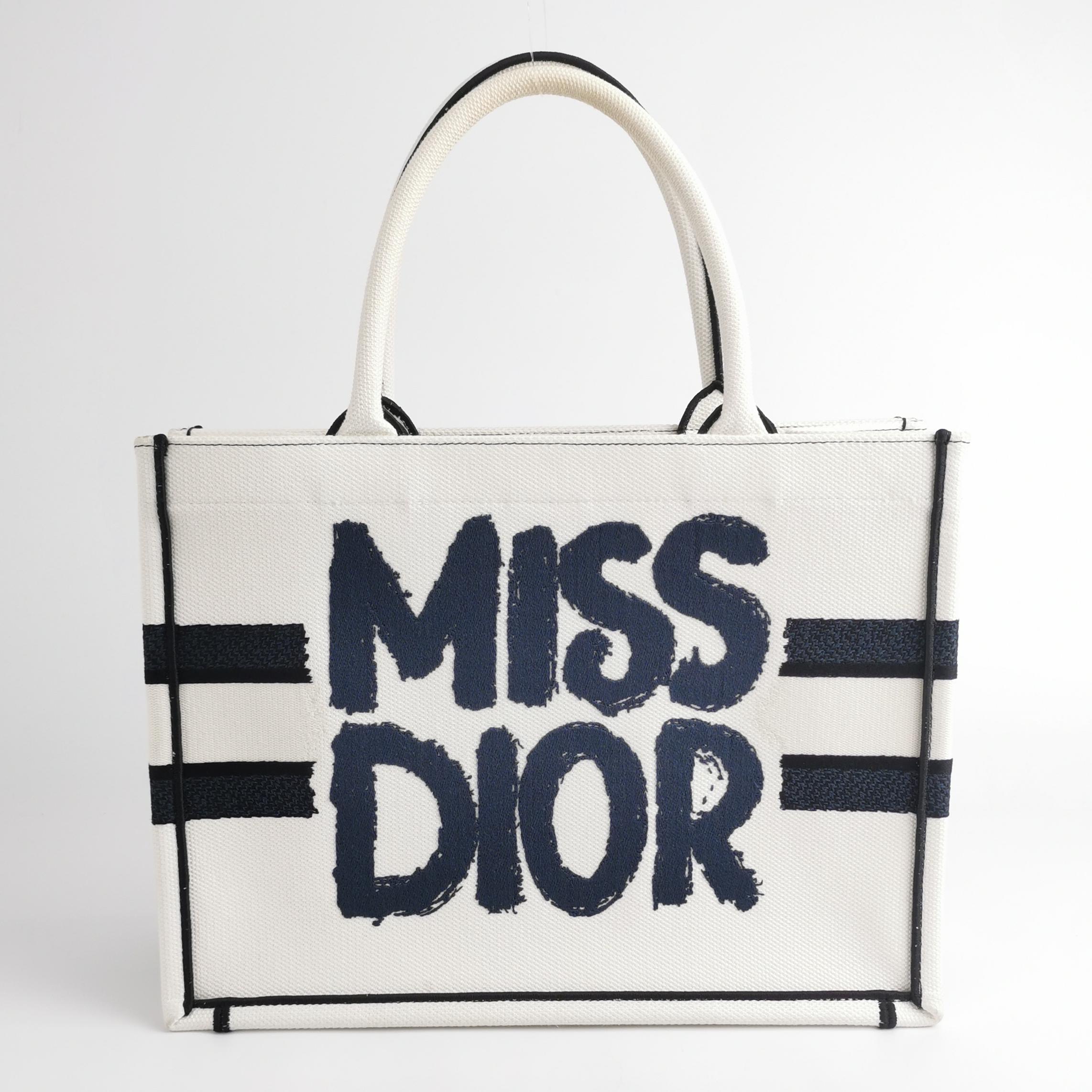 Christian Dior Book Tote Embroidered Canvas Medium — photo 5 of 21