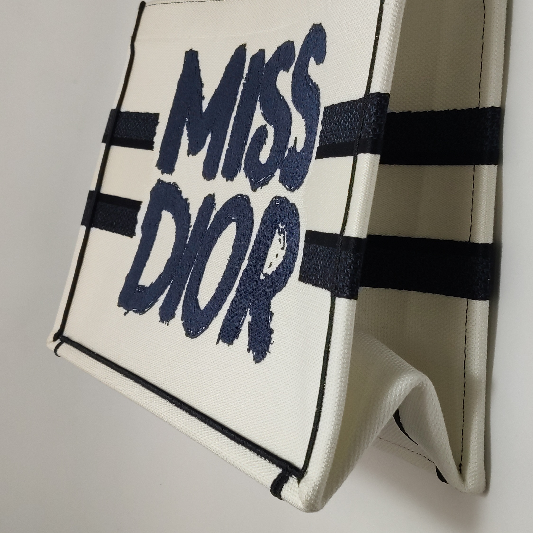 Christian Dior Book Tote Embroidered Canvas Medium — photo 16 of 21