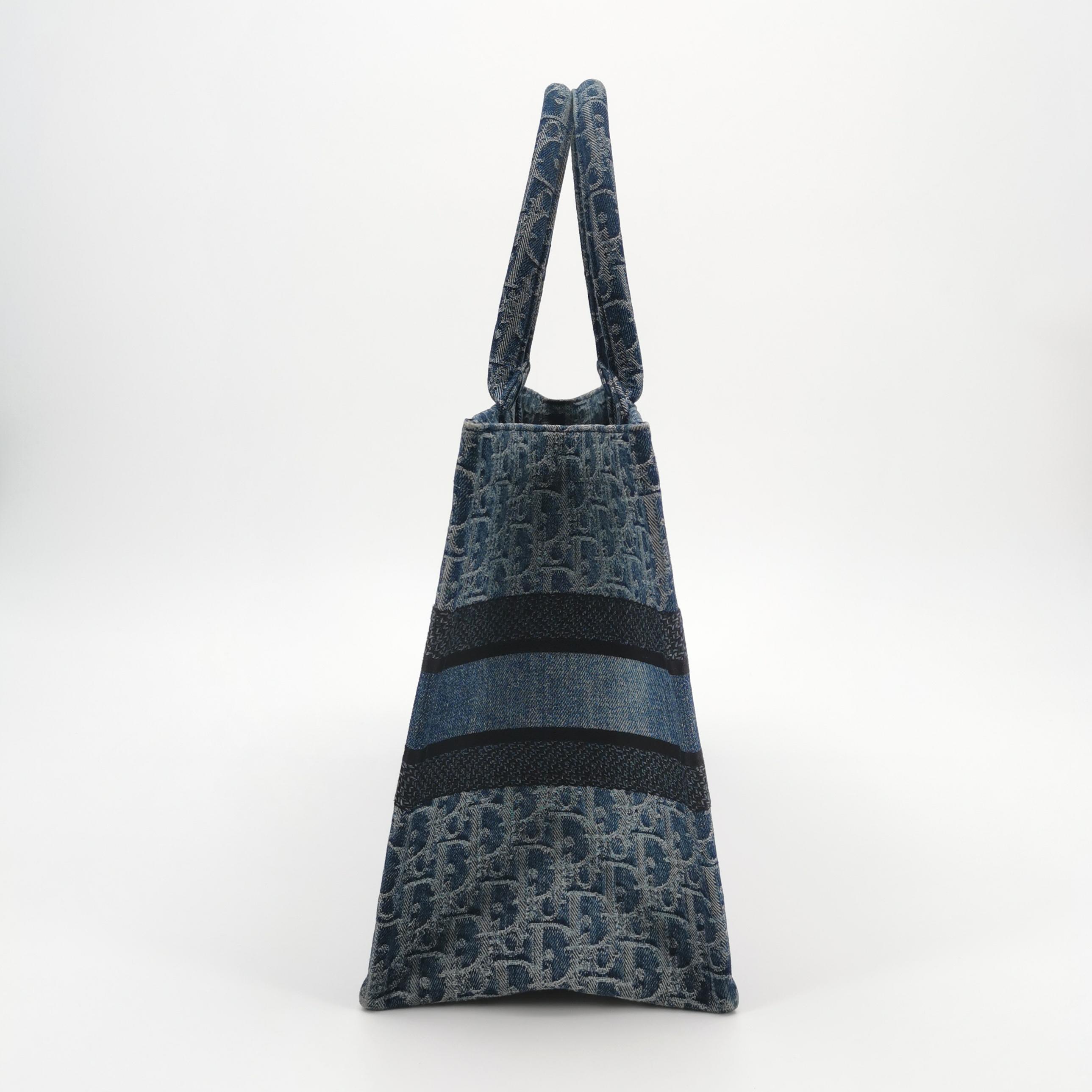 Christian Dior Book Tote Embroidered Canvas Medium — photo 3 of 17