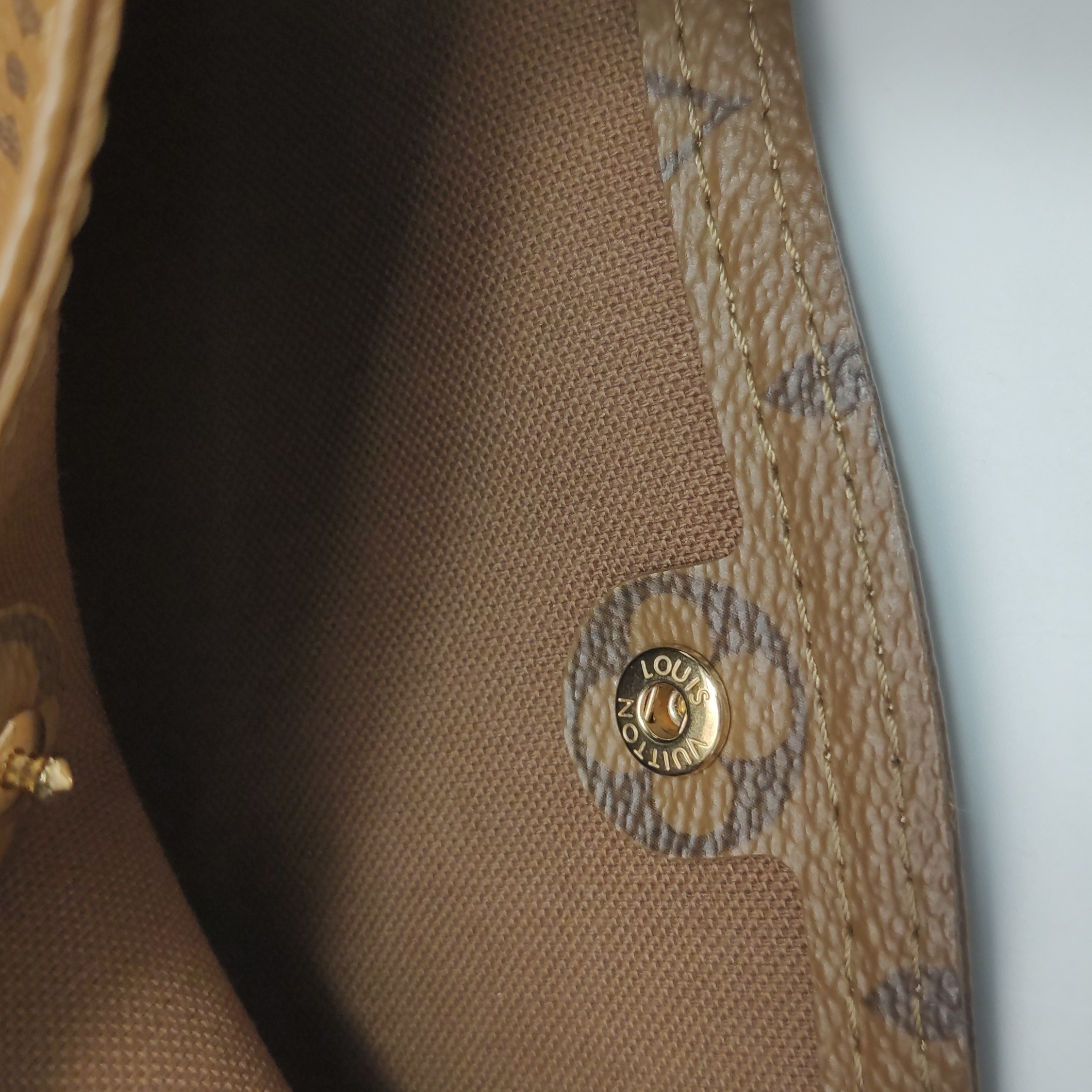 Louis Vuitton(LV) Atlantis Handbag Reverse Monogram Canvas BB — photo 8 of 12