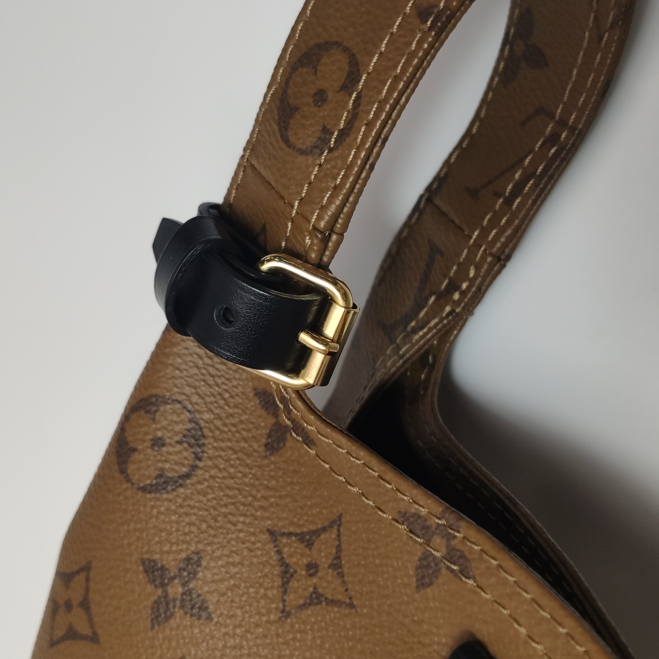 Louis Vuitton(LV) Atlantis Handbag Reverse Monogram Canvas BB — photo 15 of 16