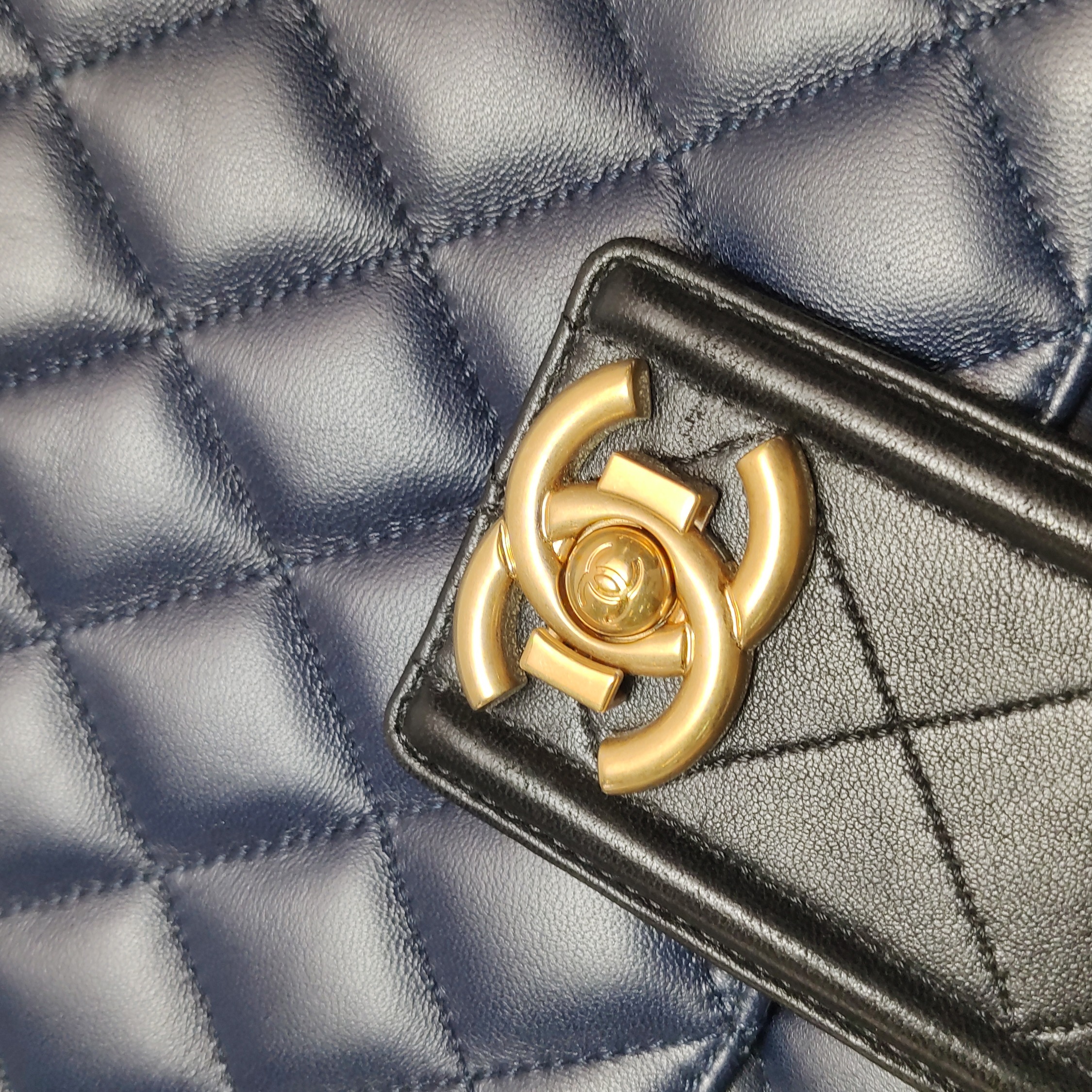 Chanel Grand Shopping Tote Quilted Caviar — photo 10 of 23