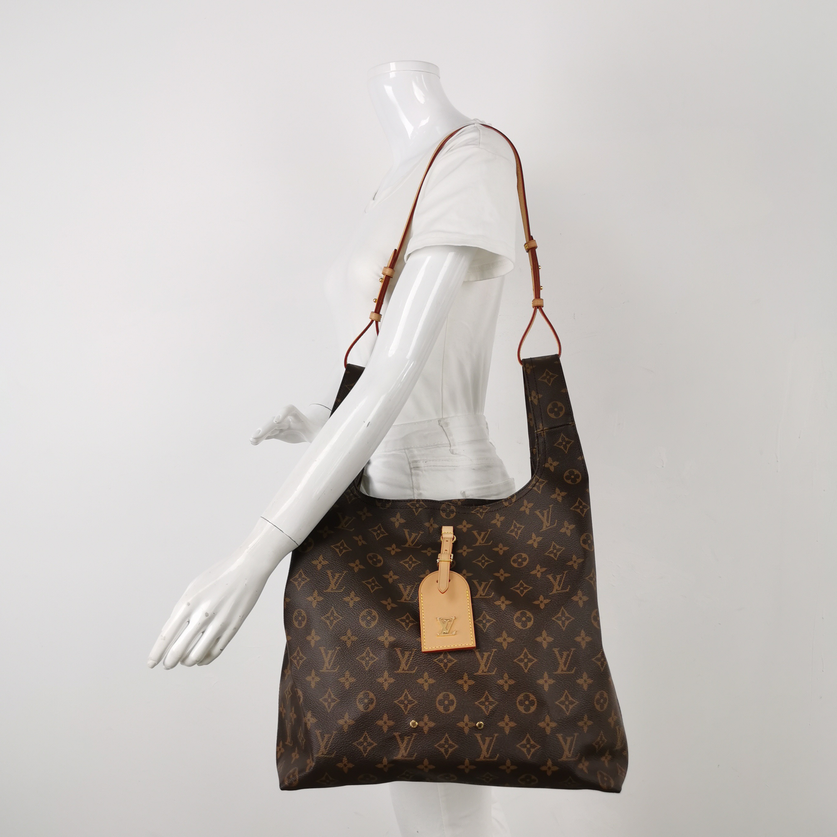 Louis Vuitton(LV) Atlantis Handbag Monogram Canvas GM — alternate view