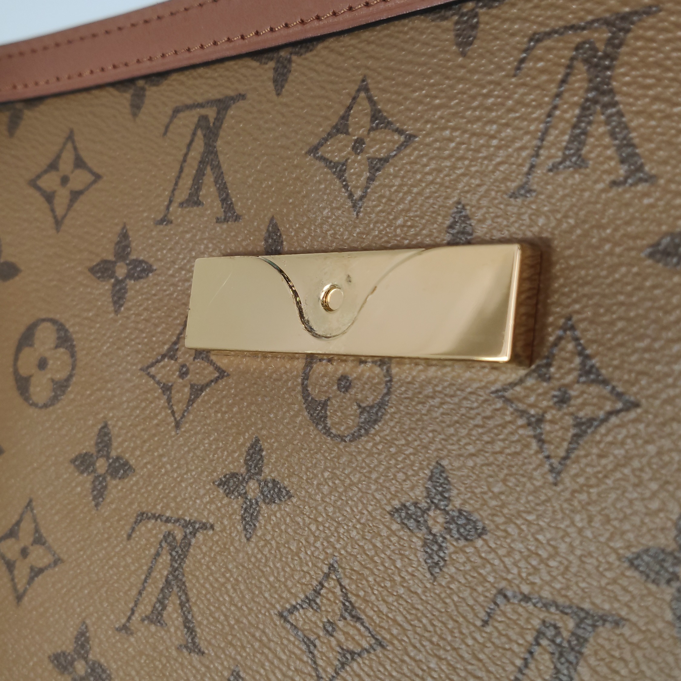 Louis Vuitton(LV) Dauphine Shoulder Bag Reverse Monogram Canvas MM — photo 17 of 23