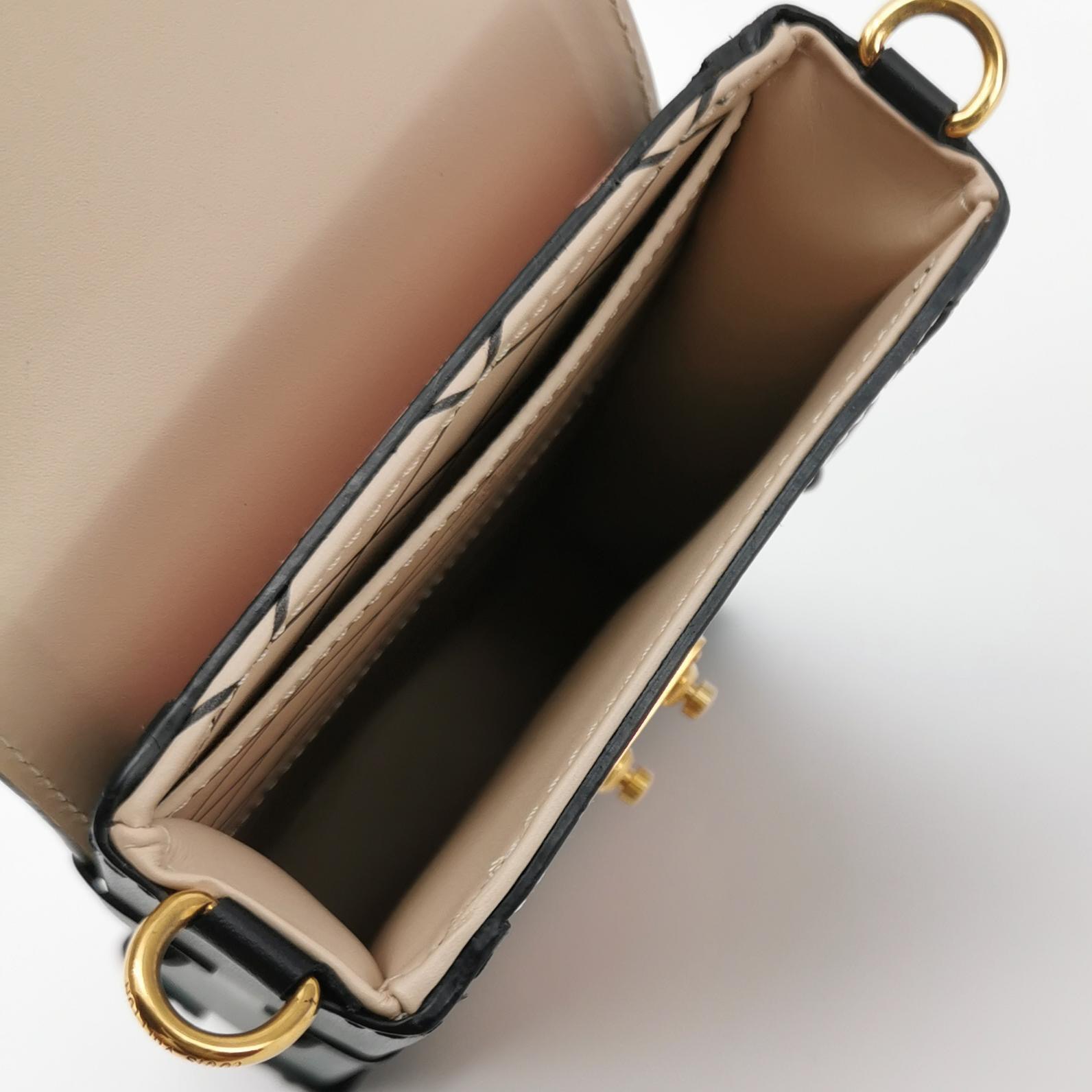 Louis Vuitton(LV) Vertical Trunk Pochette Epi Leather — photo 7 of 16