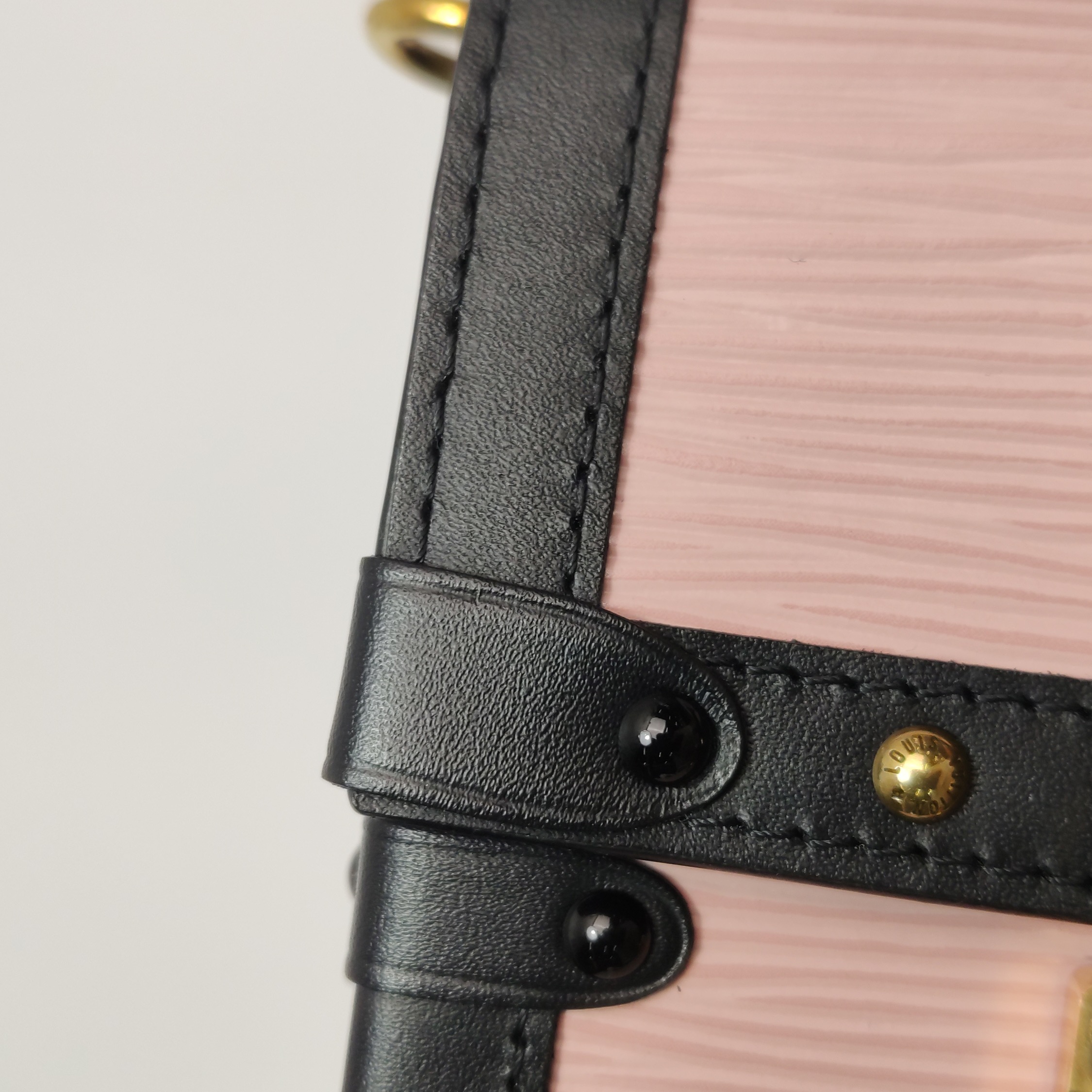 Louis Vuitton(LV) Vertical Trunk Pochette Epi Leather — photo 10 of 16