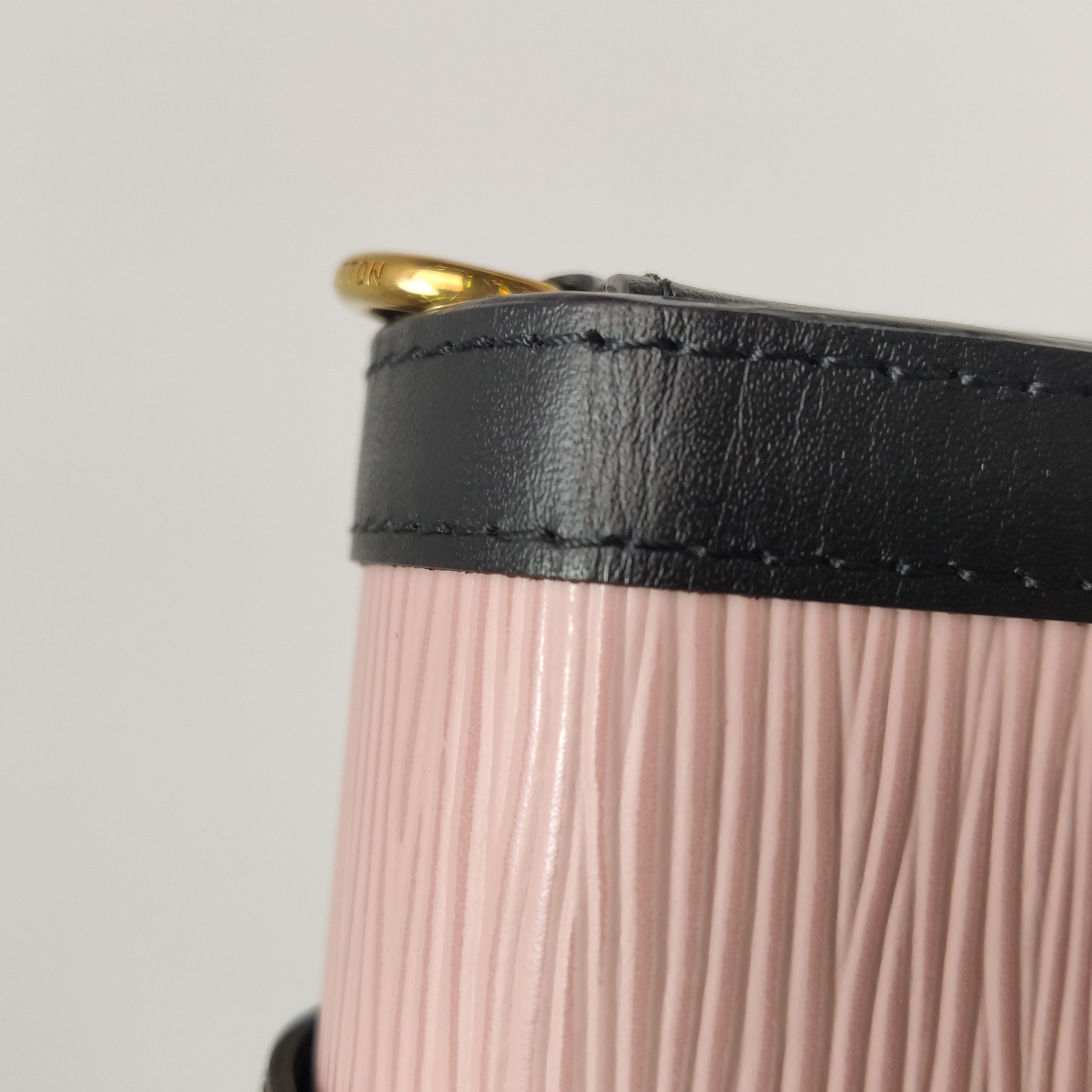 Louis Vuitton(LV) Vertical Trunk Pochette Epi Leather — photo 11 of 16