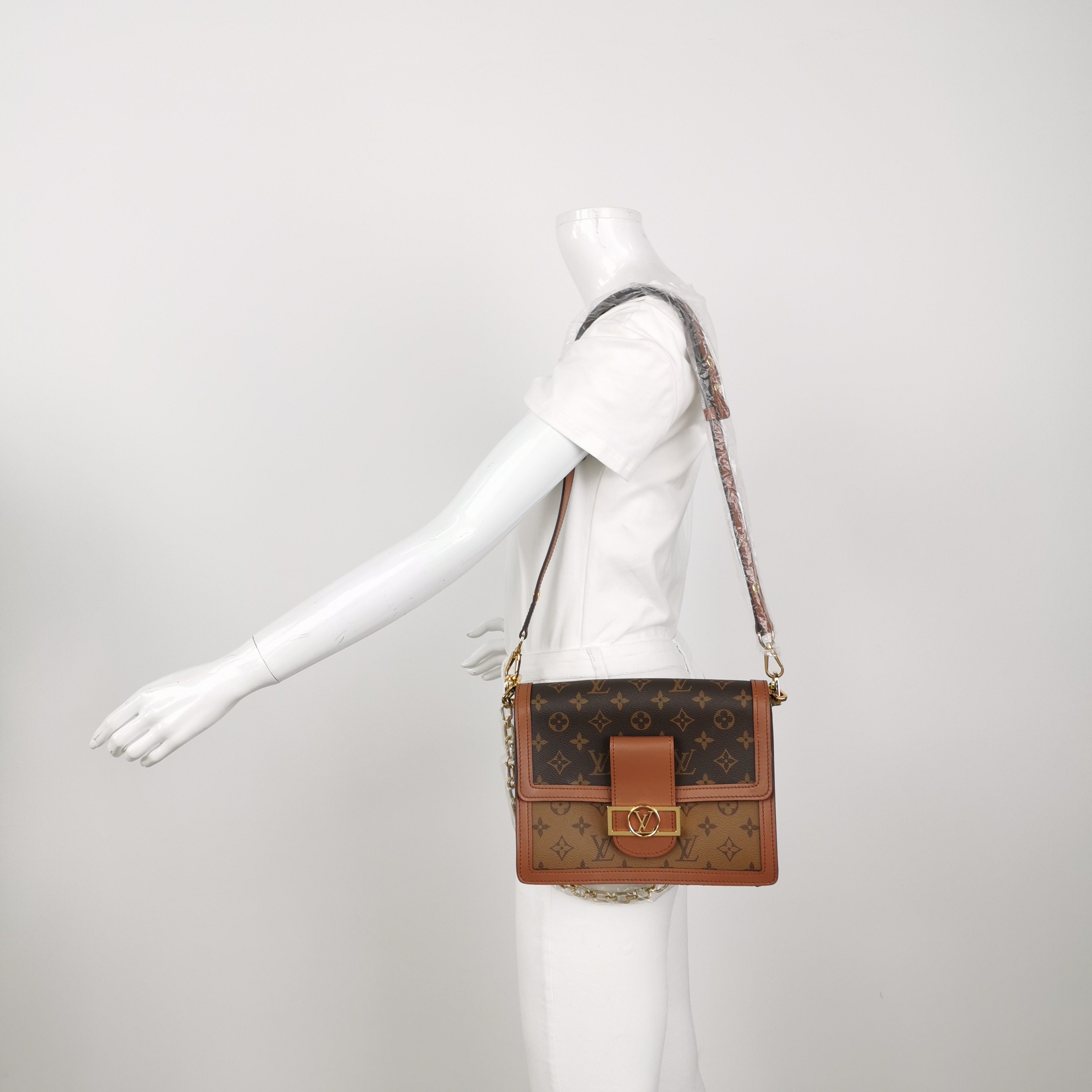 Louis Vuitton(LV) Dauphine Shoulder Bag Reverse Monogram Canvas MM — alternate view