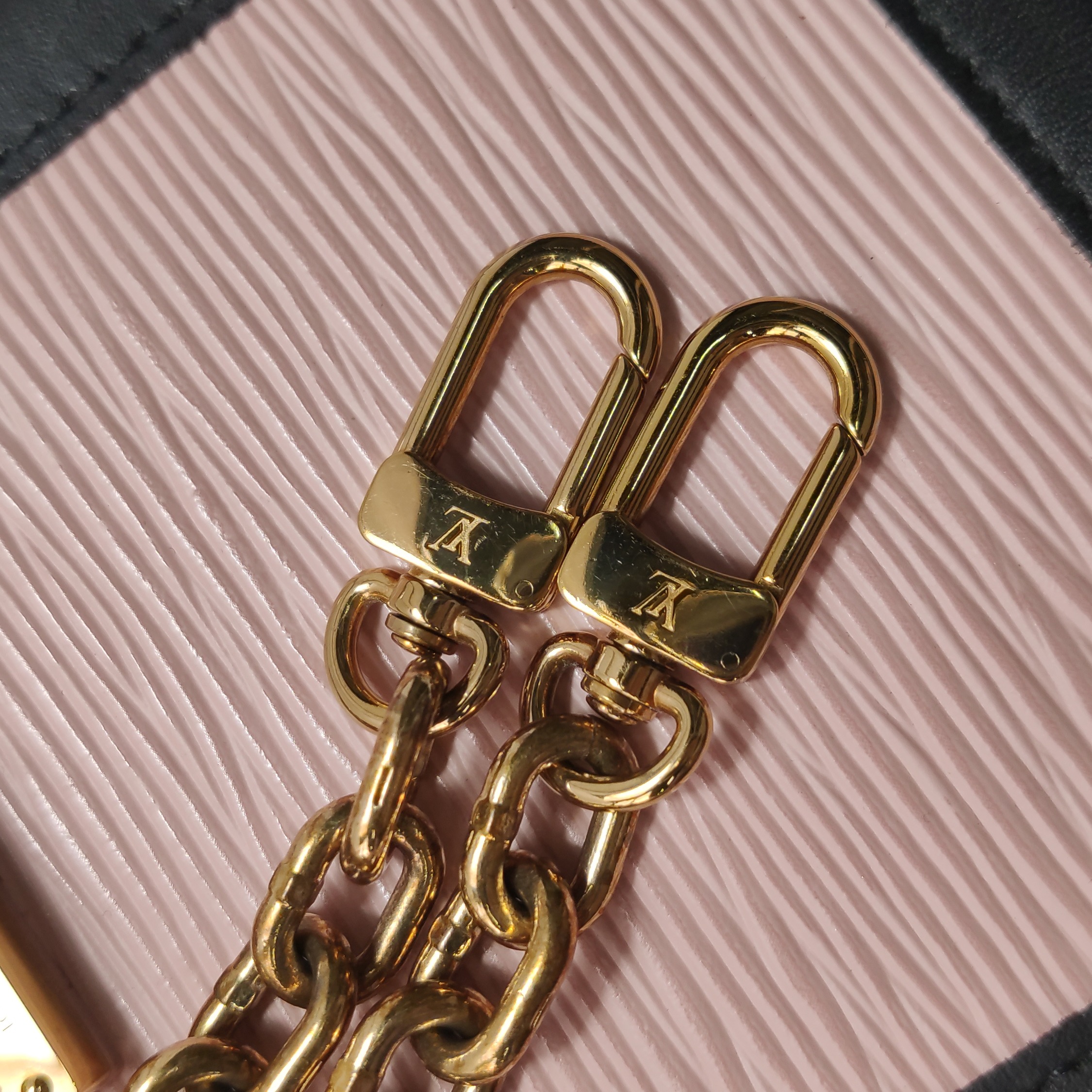 Louis Vuitton(LV) Vertical Trunk Pochette Epi Leather — photo 9 of 14