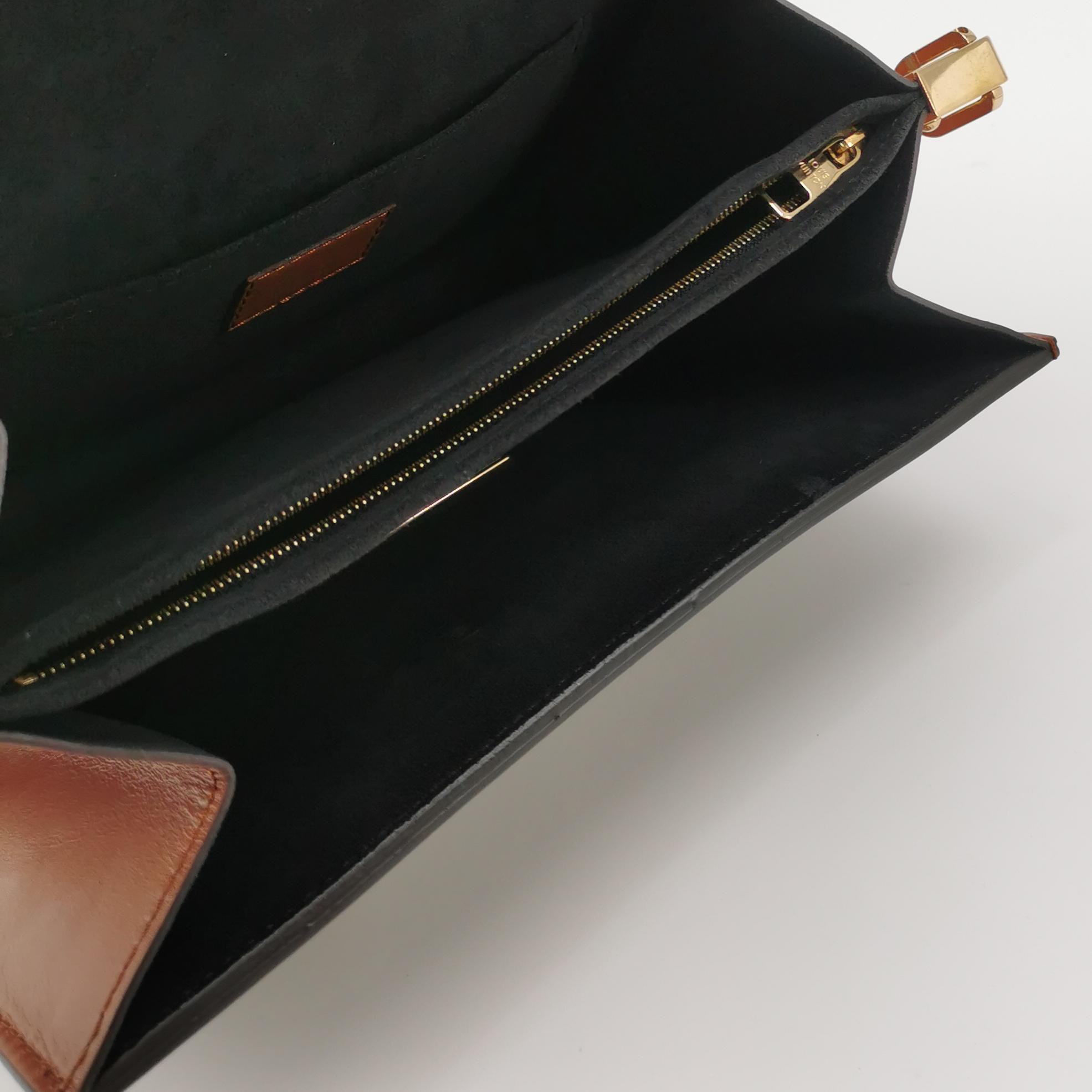 Louis Vuitton(LV) Dauphine Shoulder Bag Reverse Monogram Canvas MM — photo 8 of 22