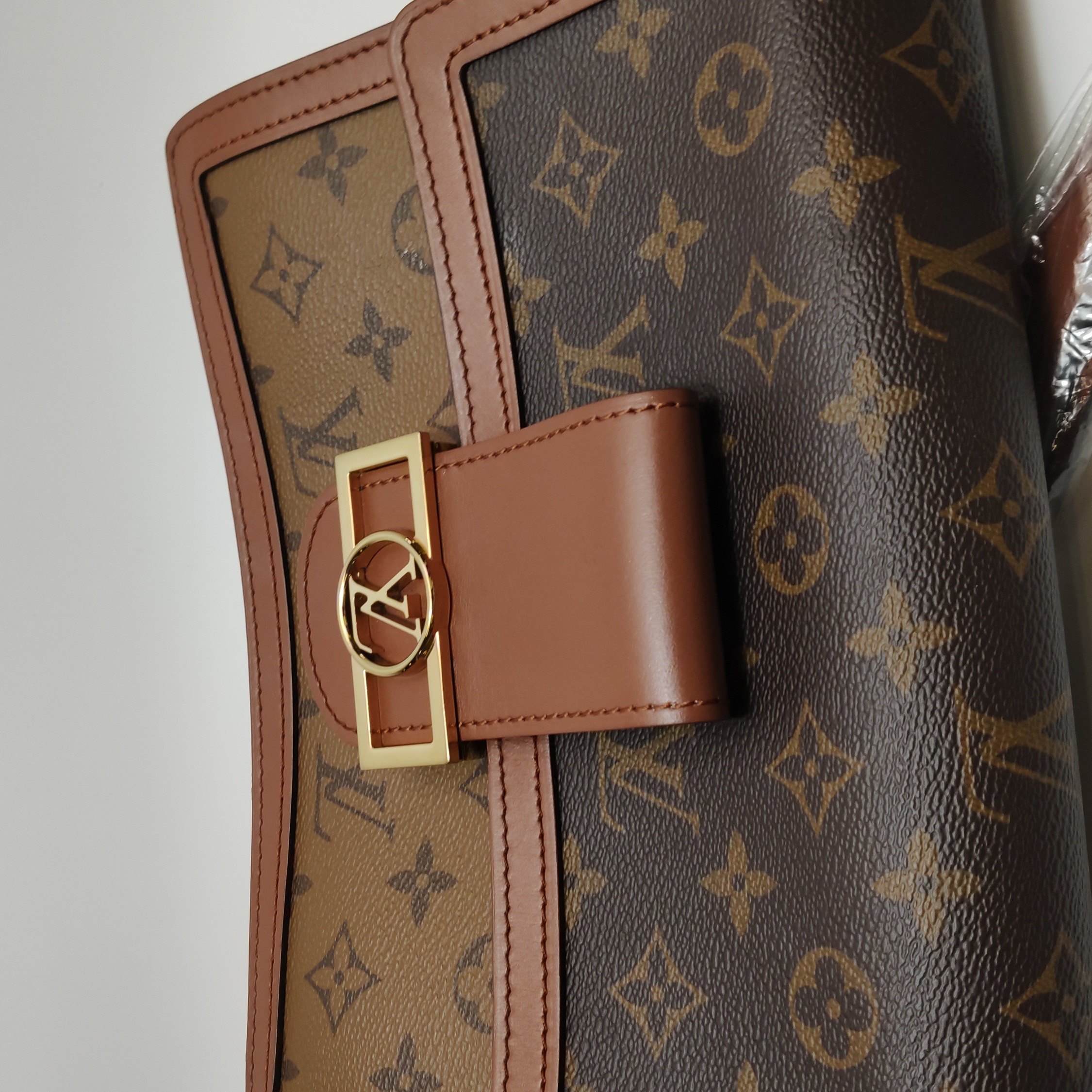 Louis Vuitton(LV) Dauphine Shoulder Bag Reverse Monogram Canvas MM — photo 22 of 22