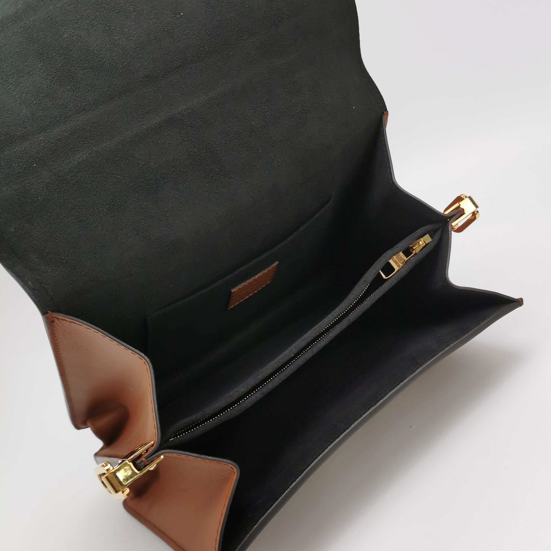 Louis Vuitton(LV) Dauphine Shoulder Bag Reverse Monogram Canvas MM — photo 7 of 23