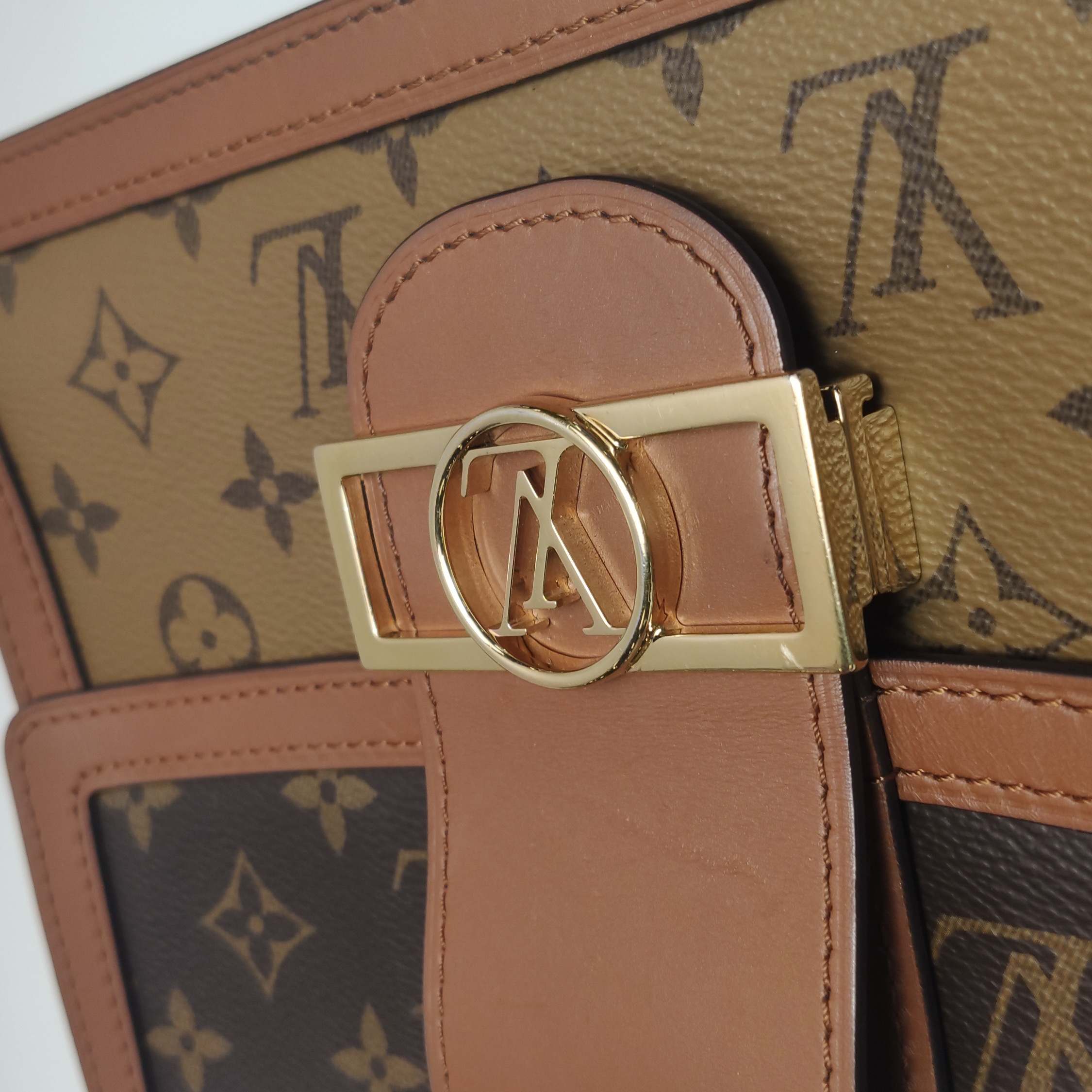 Louis Vuitton(LV) Dauphine Shoulder Bag Reverse Monogram Canvas MM — photo 9 of 23