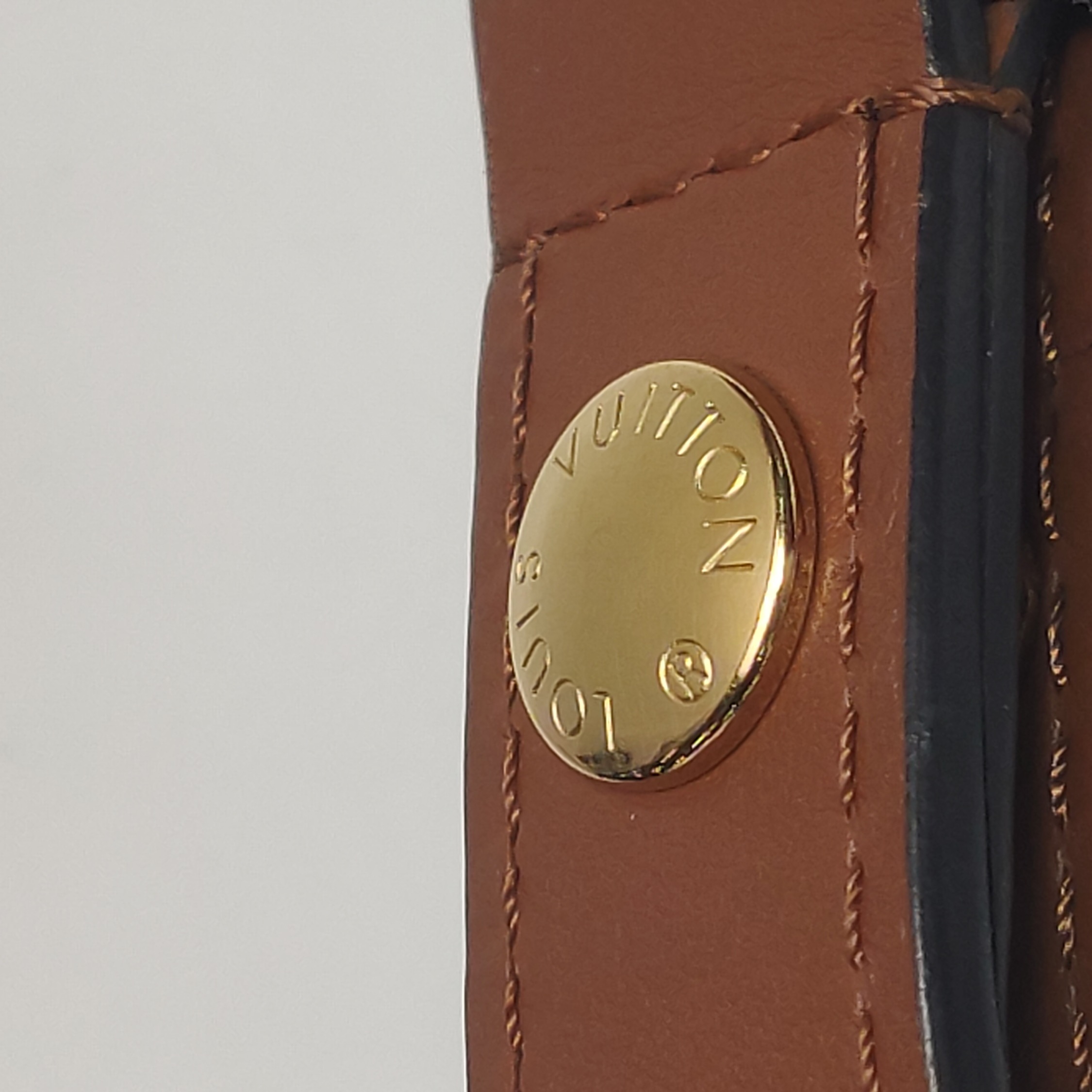 Louis Vuitton(LV) Dauphine Shoulder Bag Reverse Monogram Canvas MM — photo 13 of 23