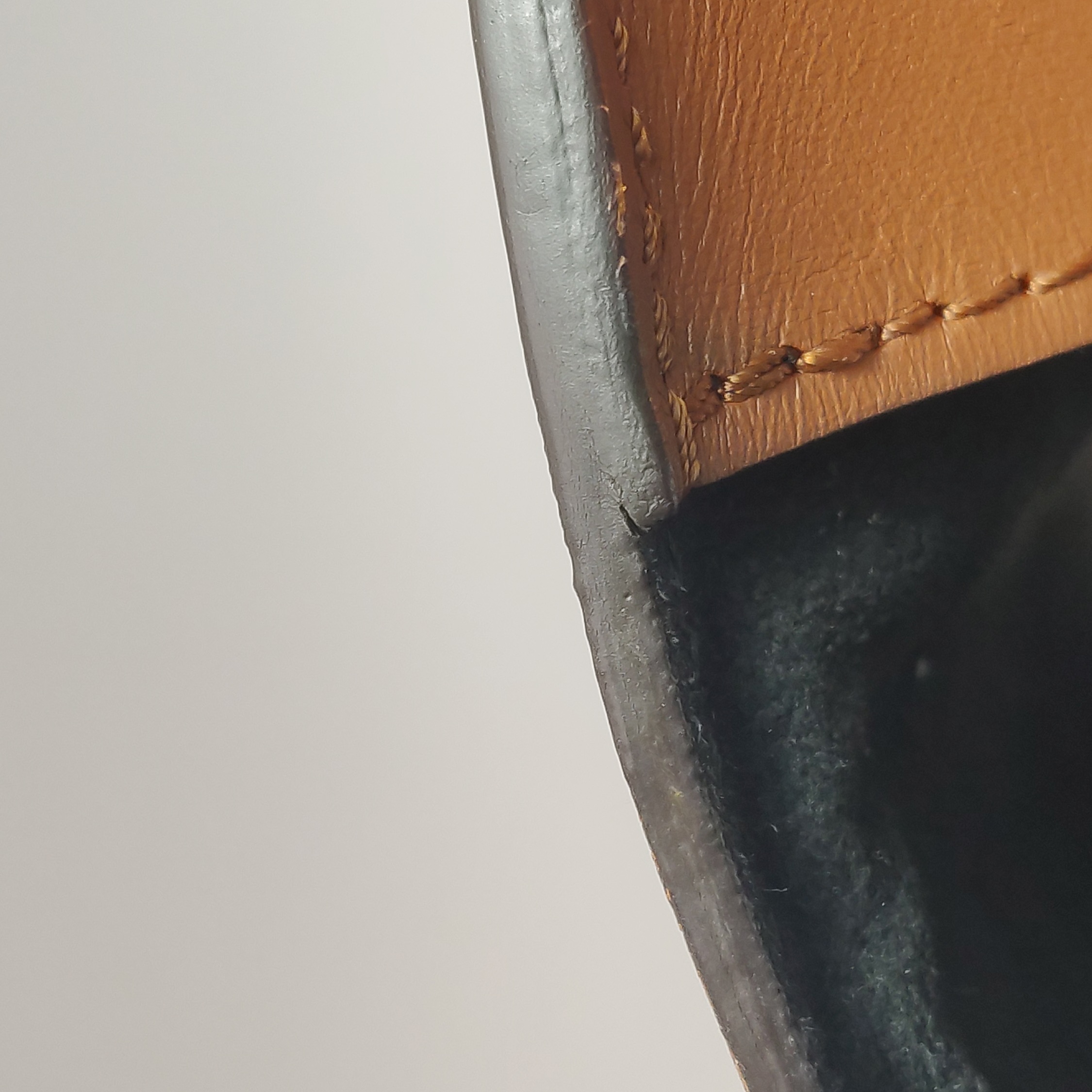 Louis Vuitton(LV) Dauphine Shoulder Bag Reverse Monogram Canvas MM — photo 22 of 23